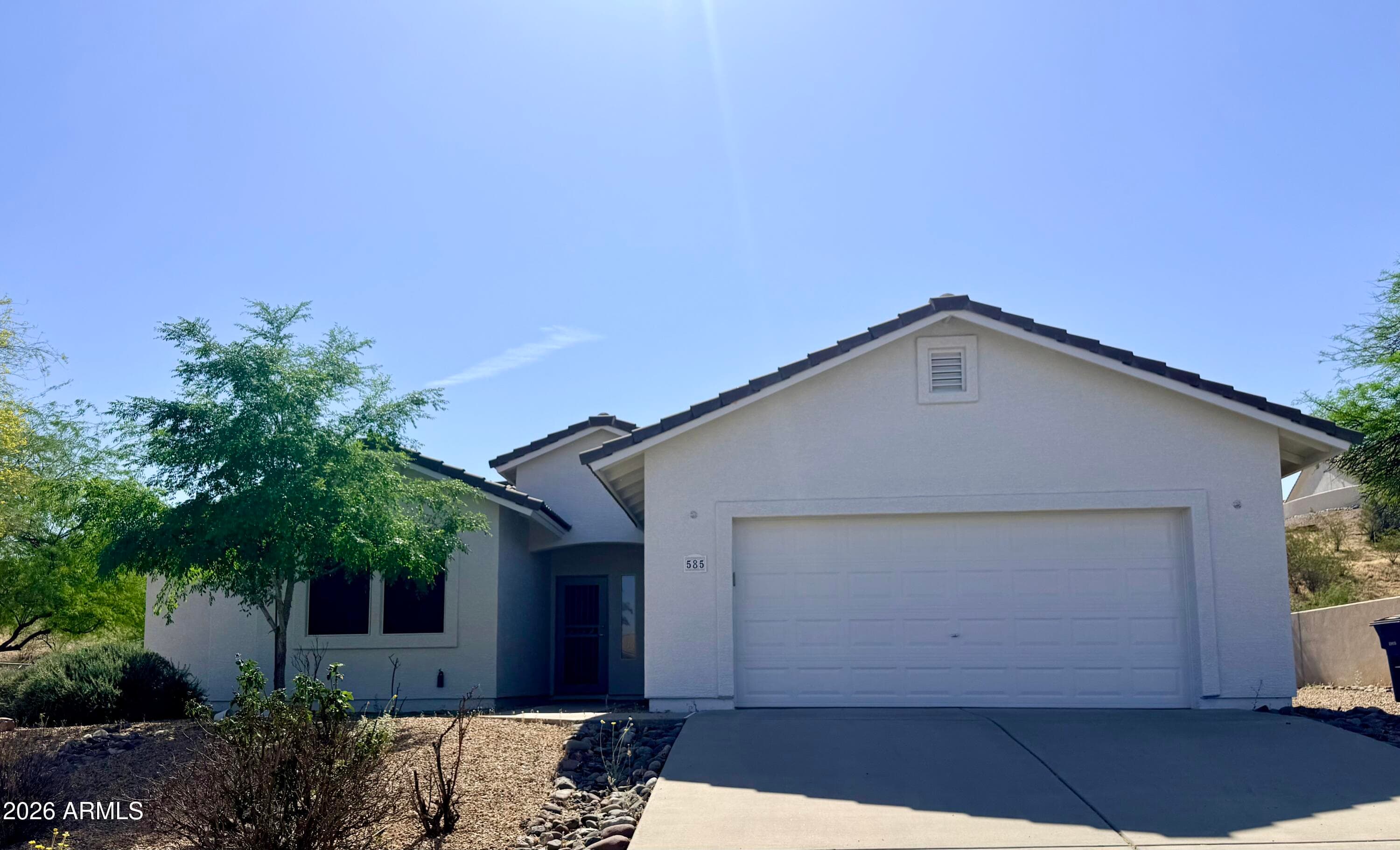 585 S Lincoln St — photo 1