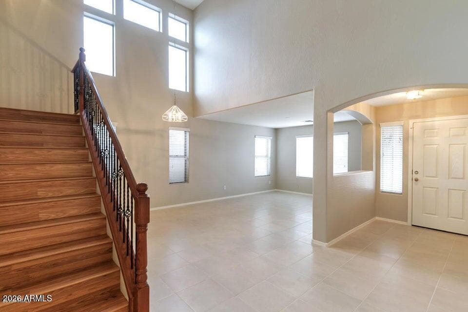 1705 E Beautiful Ln — photo 2