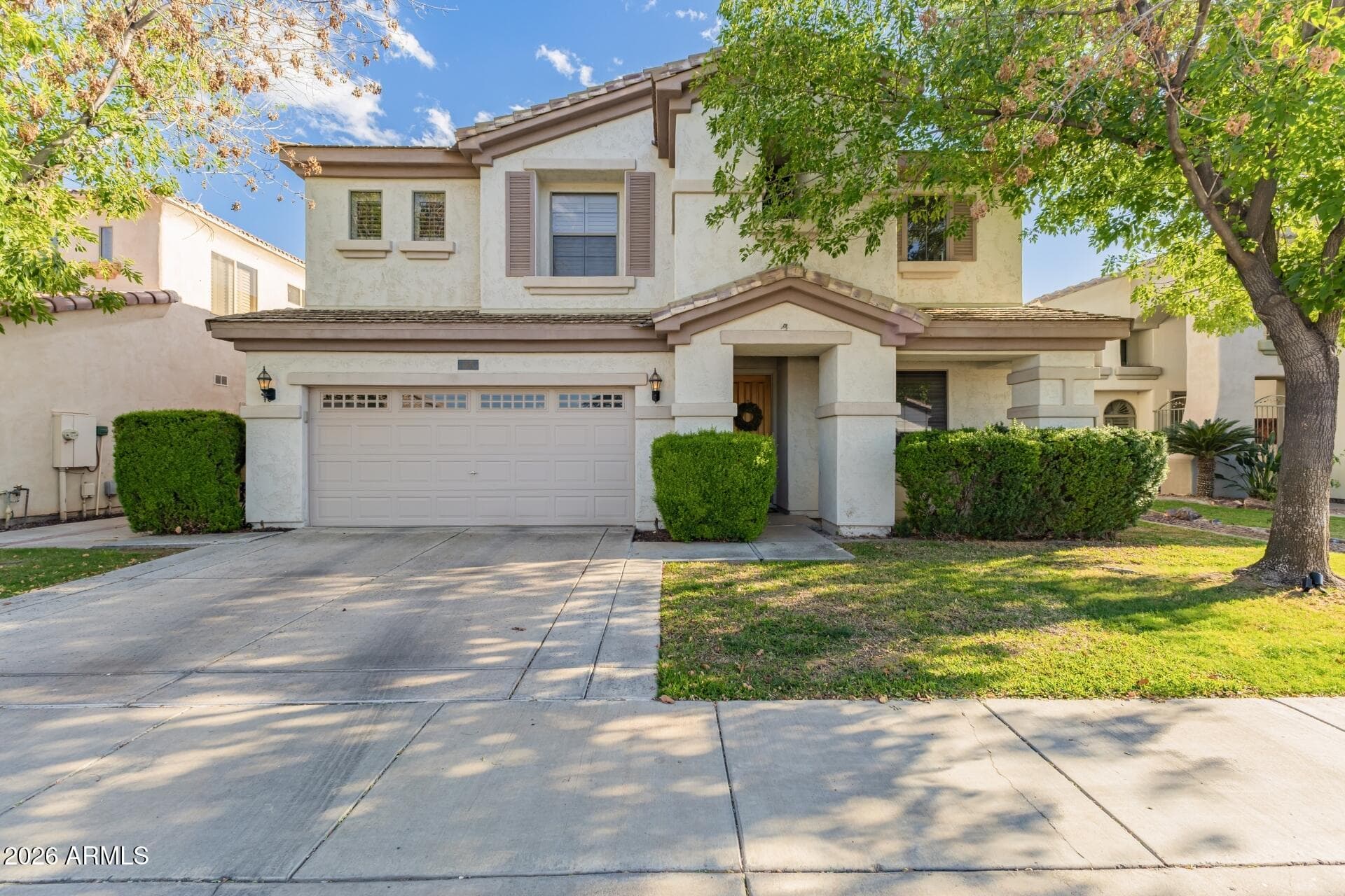 1121 W Stella Ln — photo 1