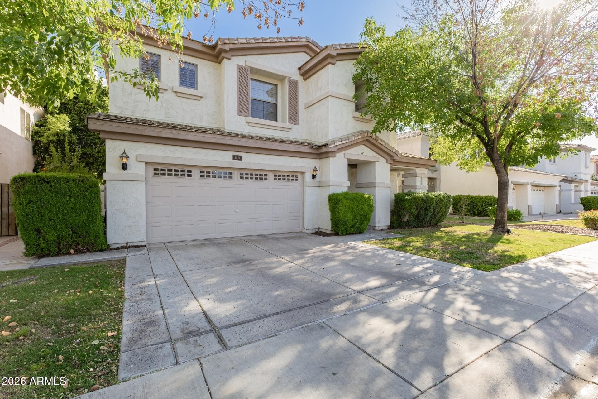 1121 W Stella Ln — photo 2