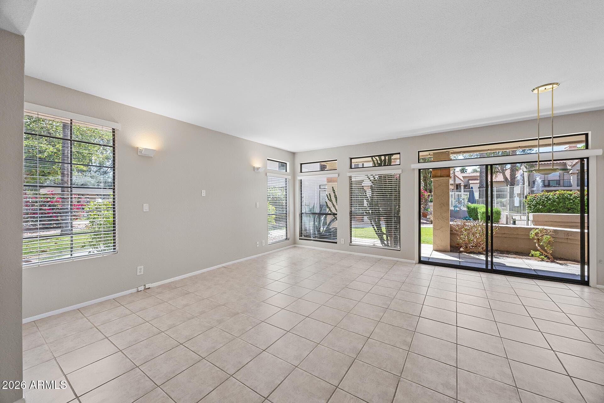 9707 E Mountain View Rd 1461 — photo 2