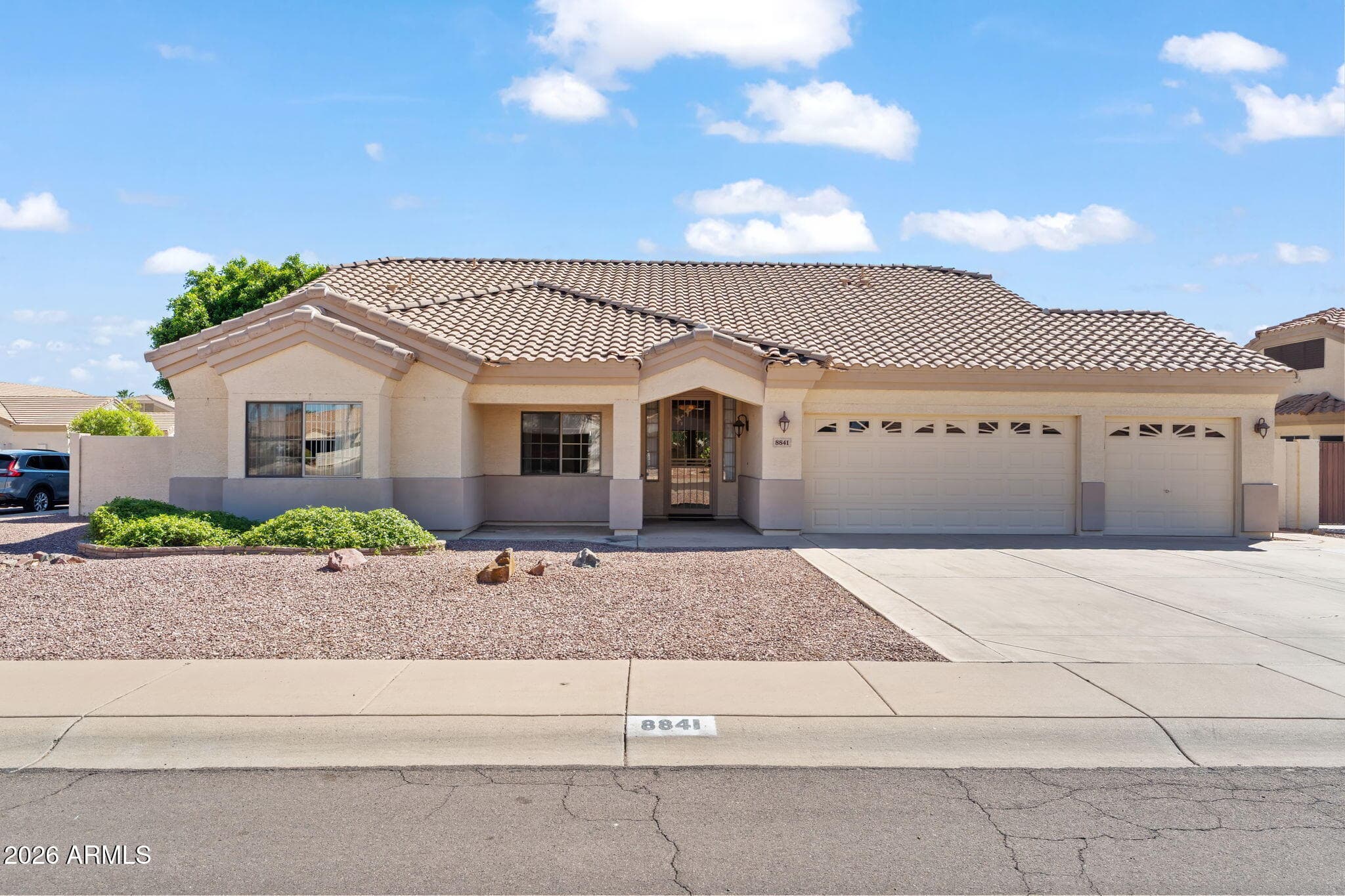 8841 W Port Royale Ln — photo 1