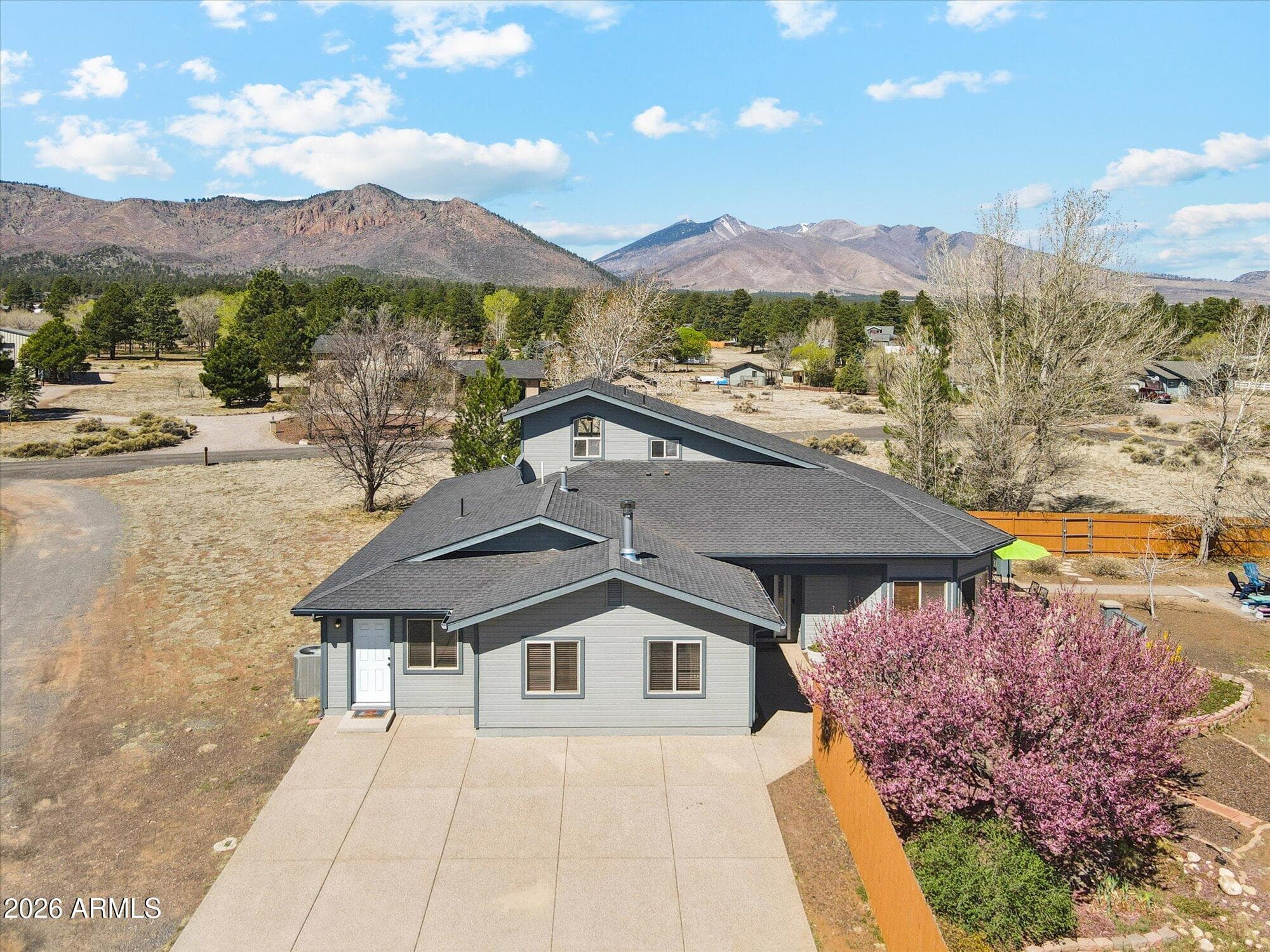 8405 N Remington Dr — photo 2