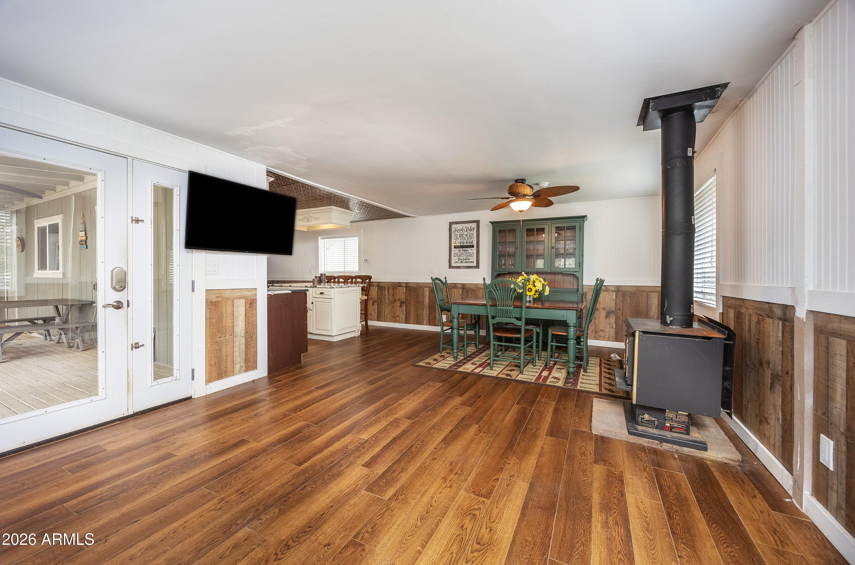 535 E OAK DR - Photo 3