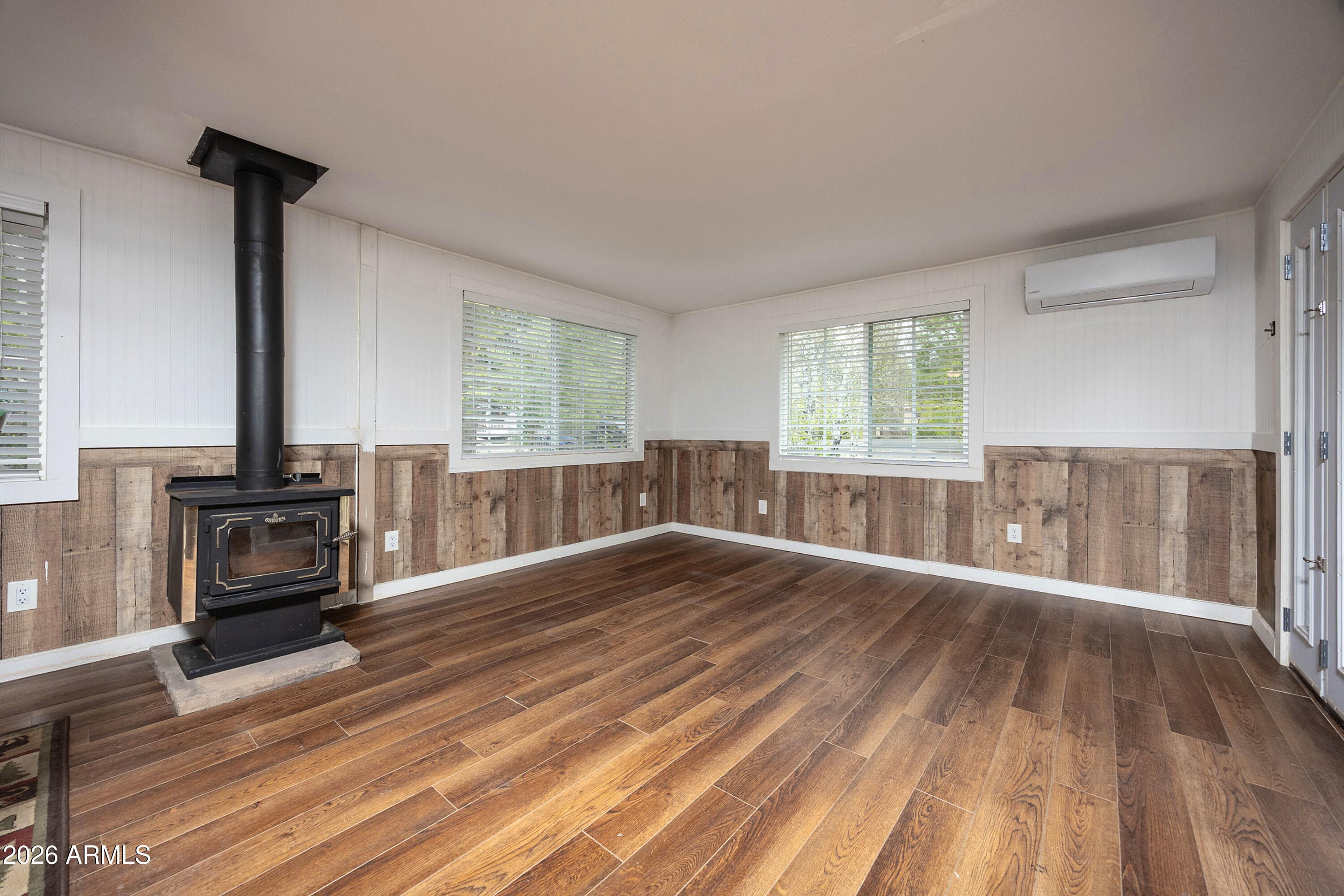 535 E OAK DR - Photo 4