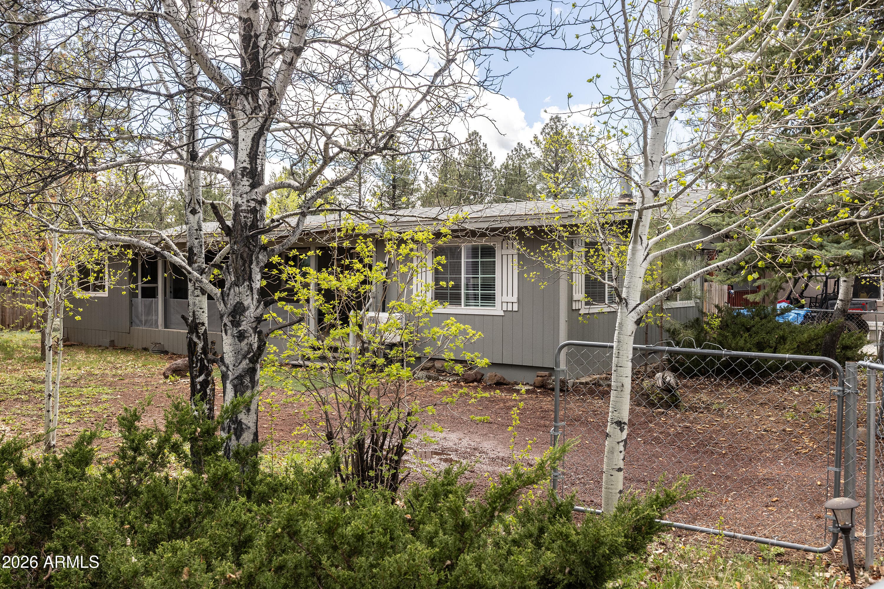 535 E OAK DR - Photo 1