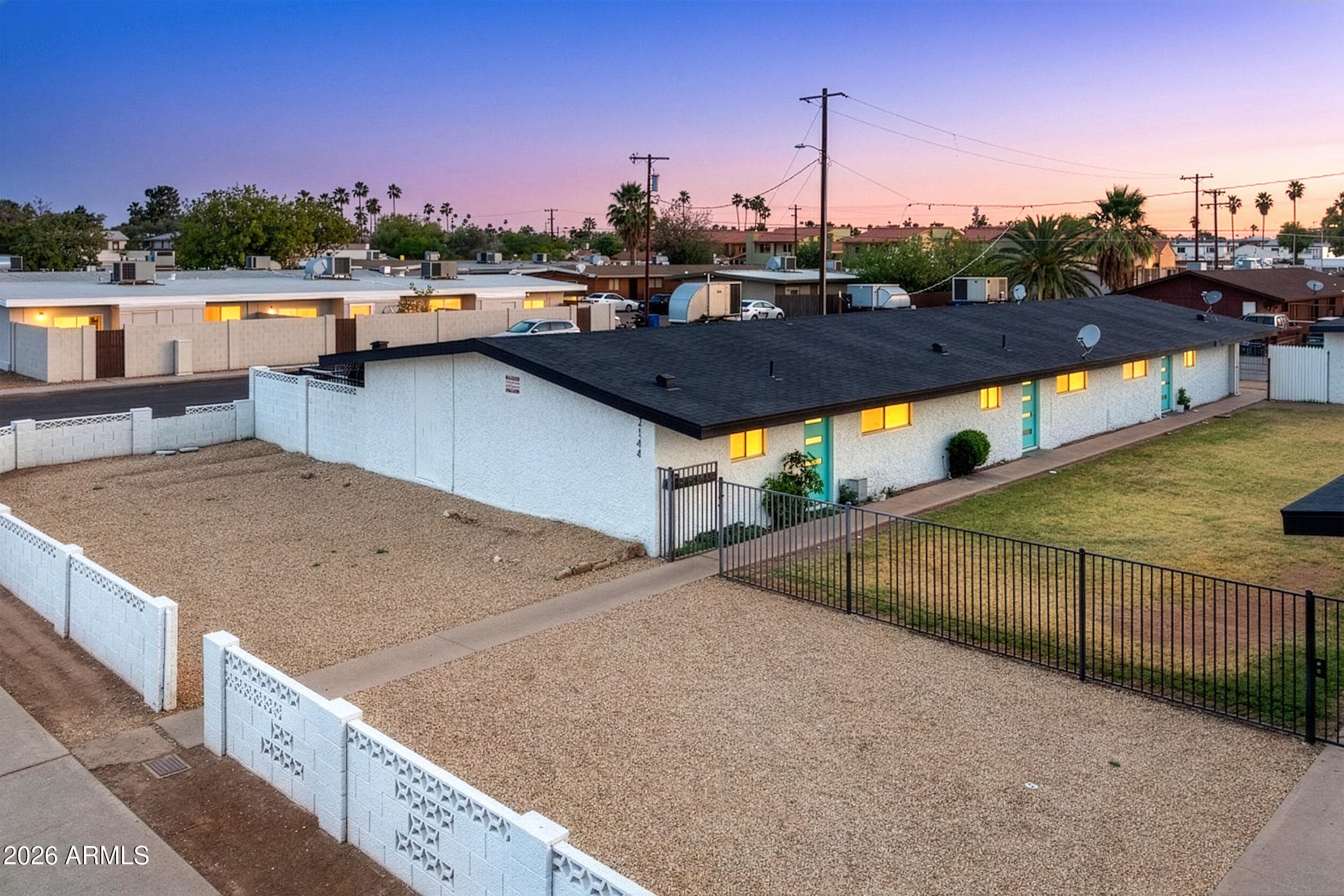 2140 W Heatherbrae Dr — photo 1