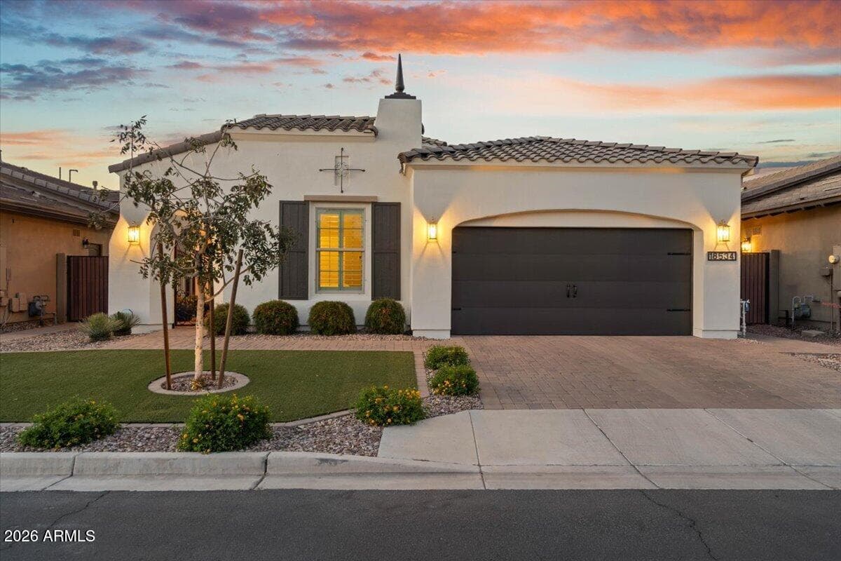18534 E Arrowhead Trail — photo 1