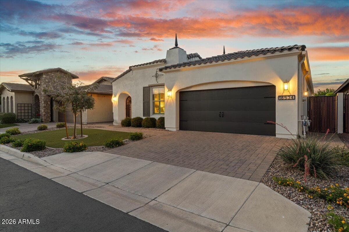 18534 E Arrowhead Trail — photo 2