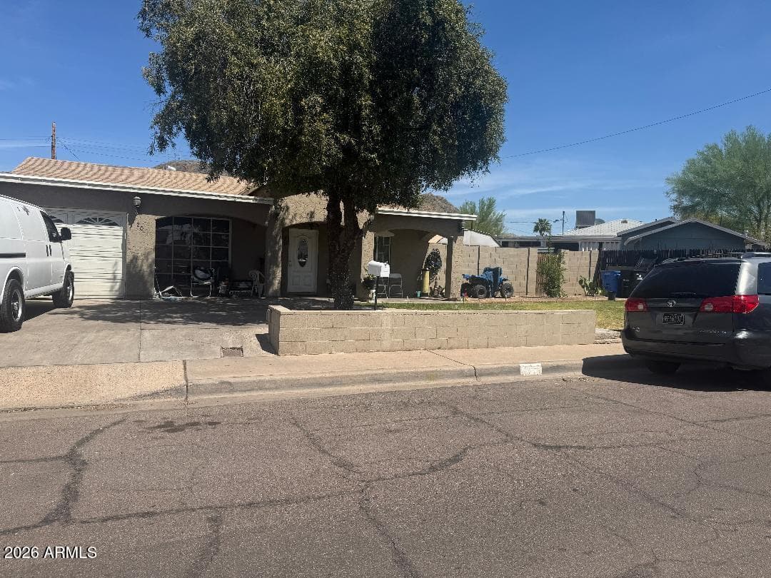 20 E Carol Ave — photo 2