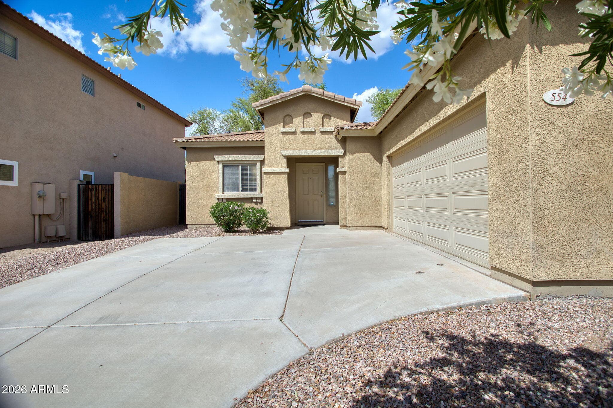 554 E San Carlos Way — photo 2