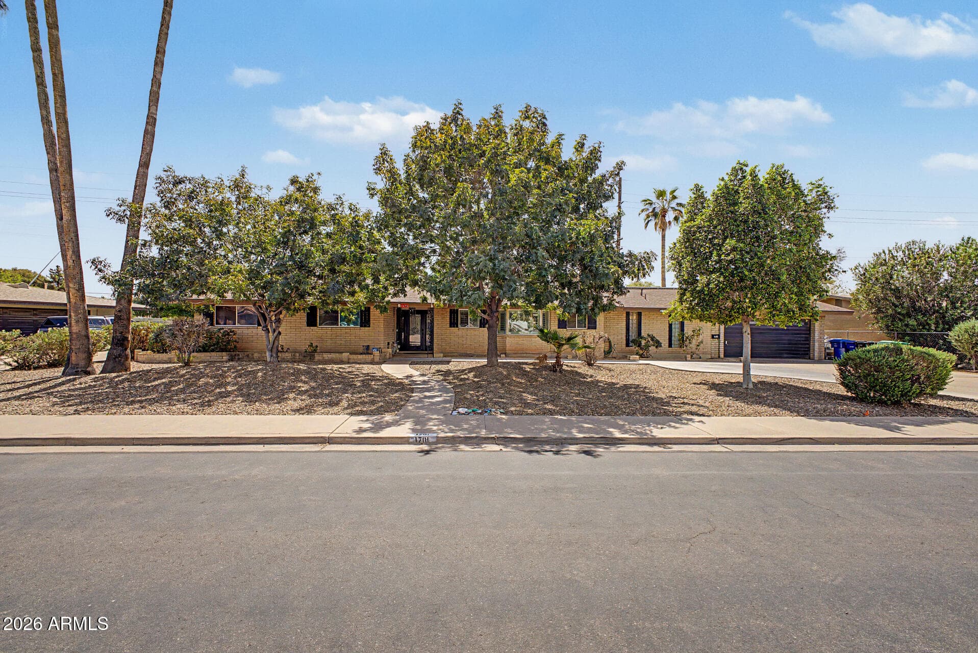 1701 E Greenway St — photo 2