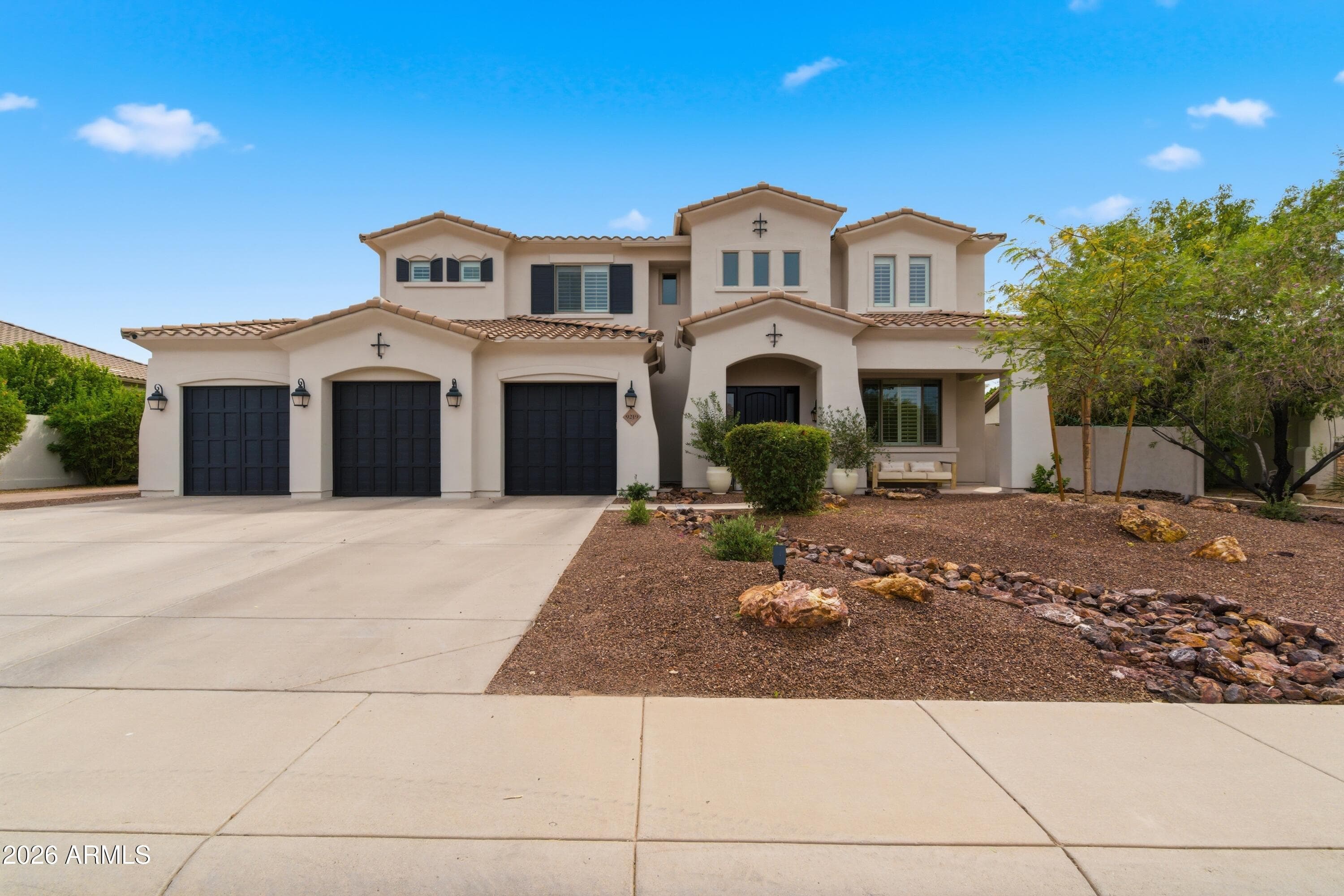 9219 W Molly Ln — photo 1