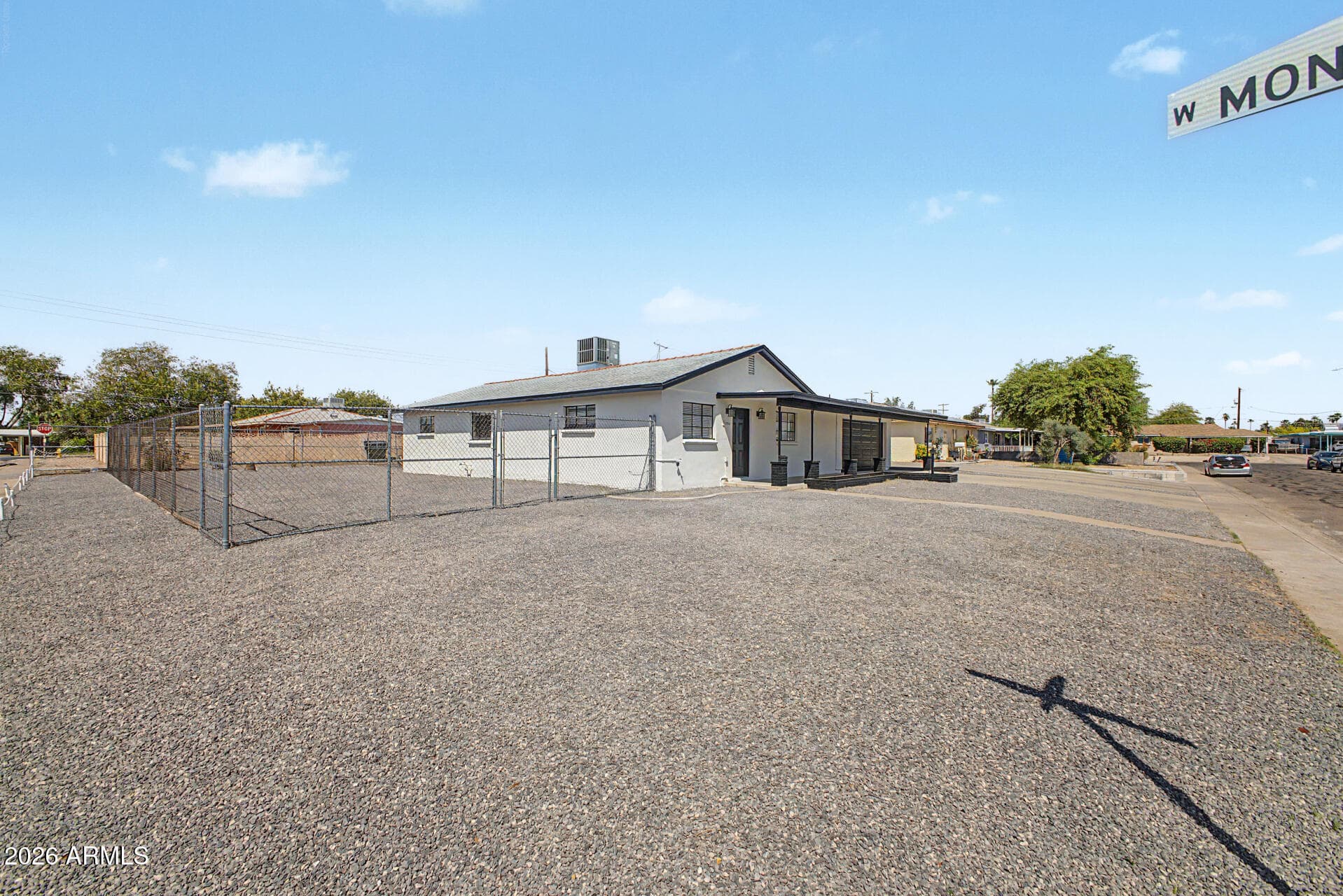 5702 N 22nd Dr — photo 2