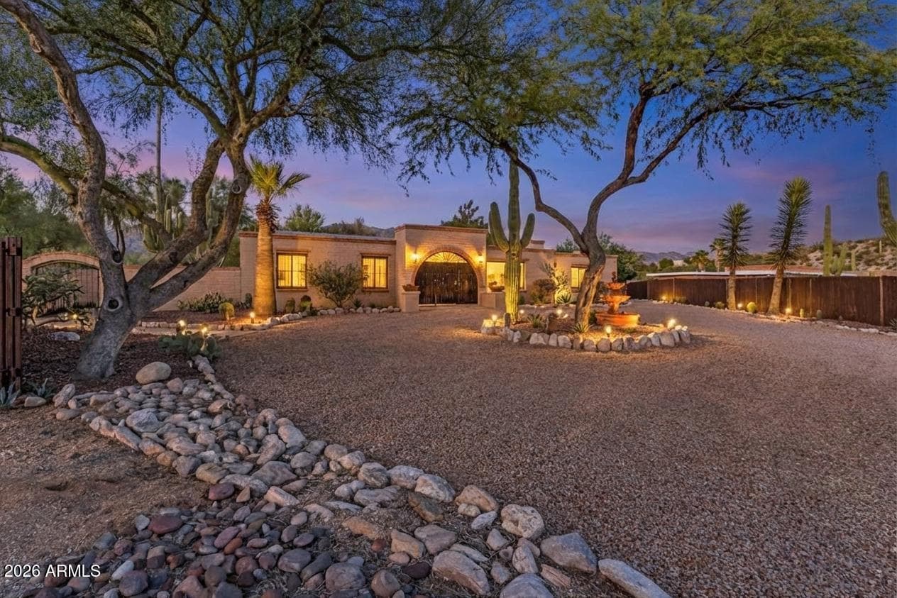 4390 N Camino Vinorama -- — photo 2