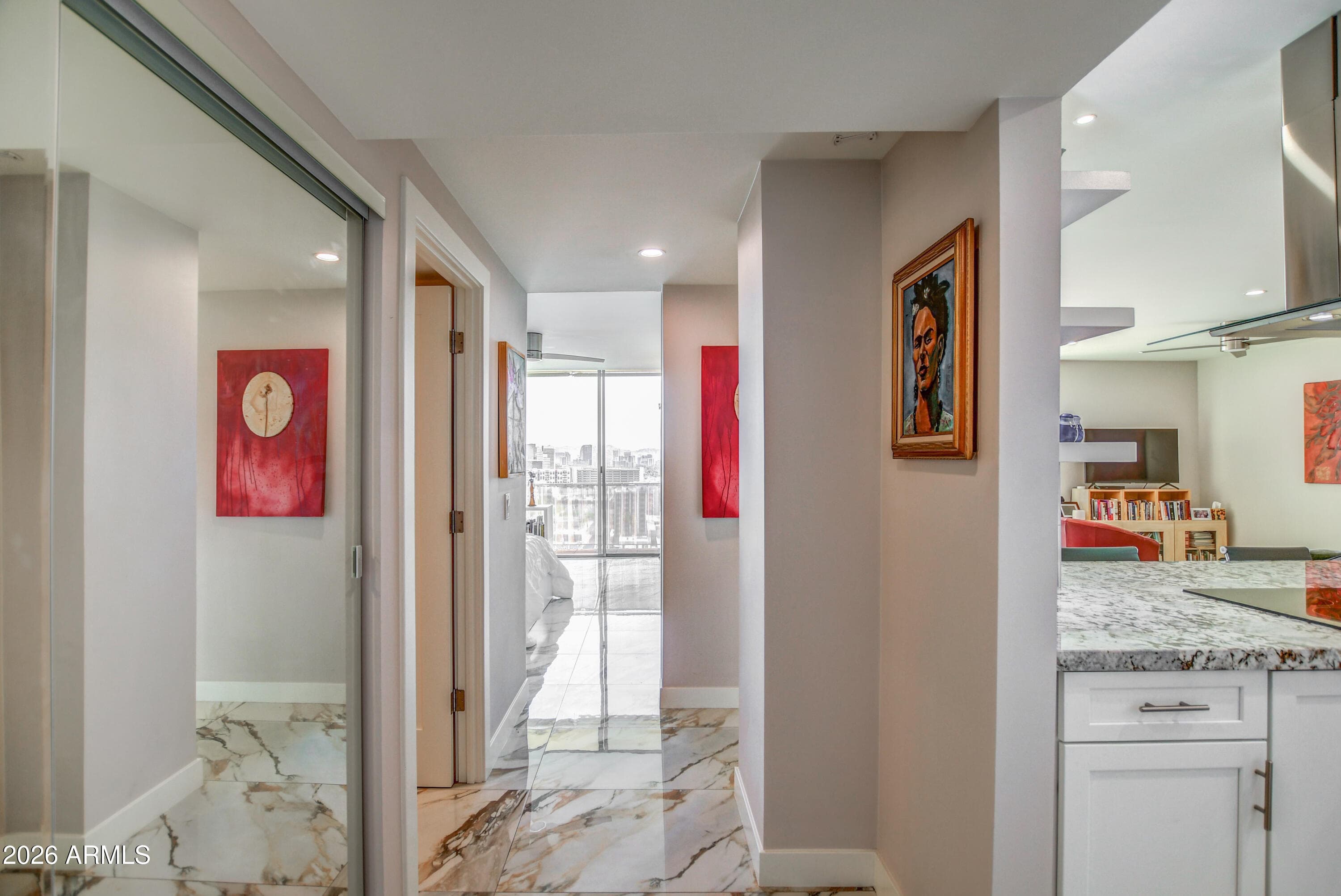 207 W Clarendon Ave H16 — photo 2