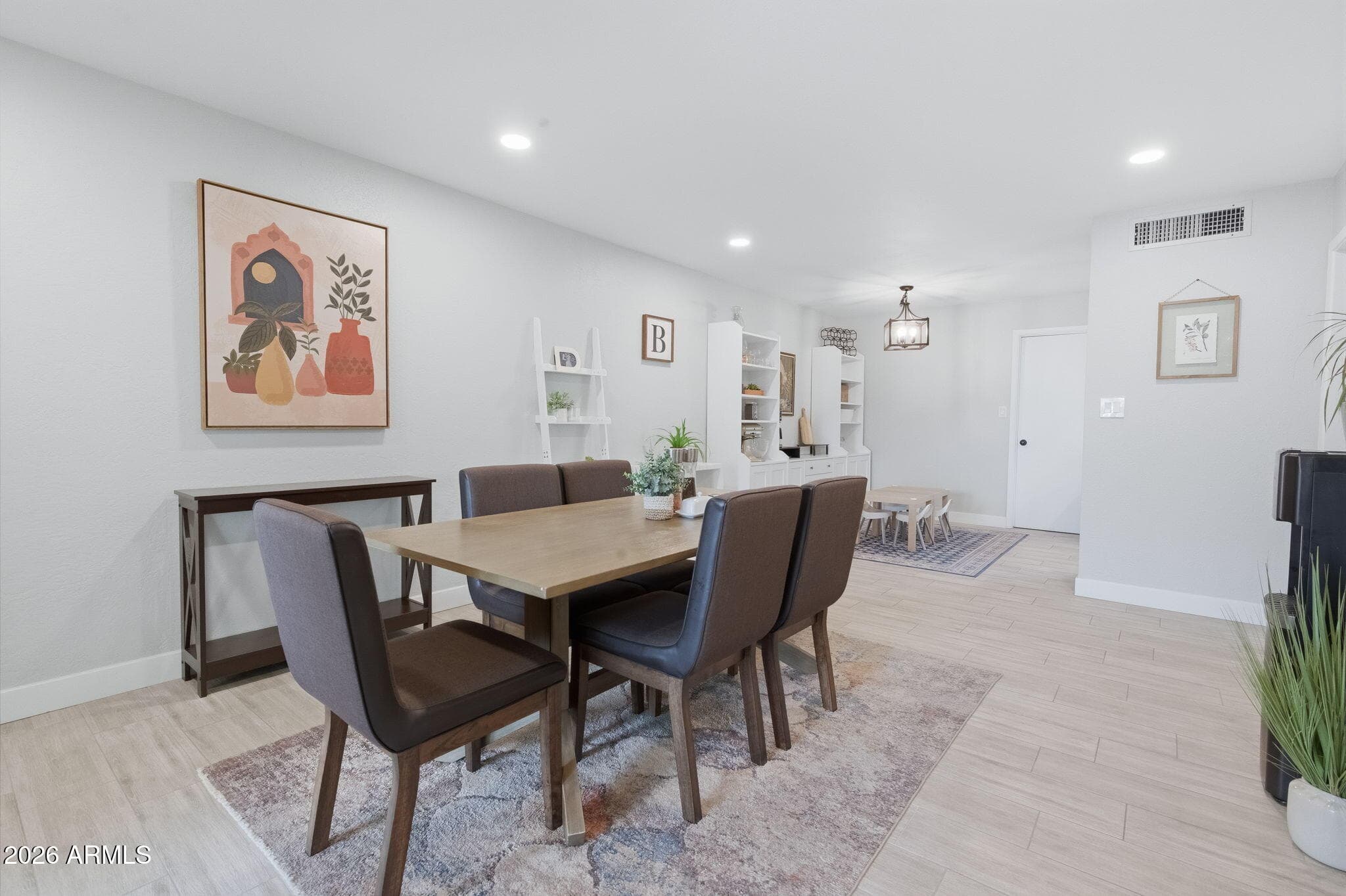 2926 W Lamar Rd — photo 1