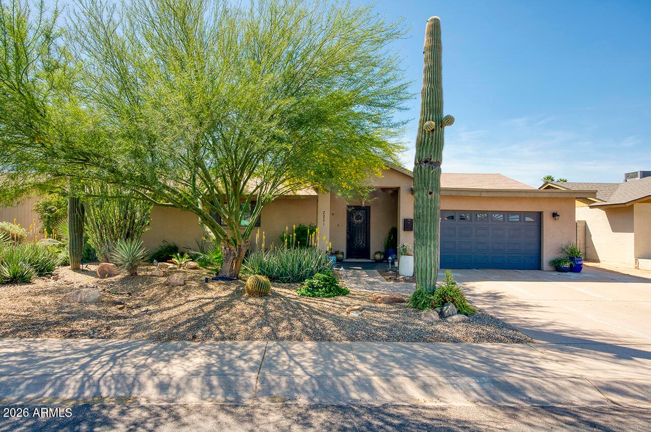 2231 E Karen Dr — photo 1