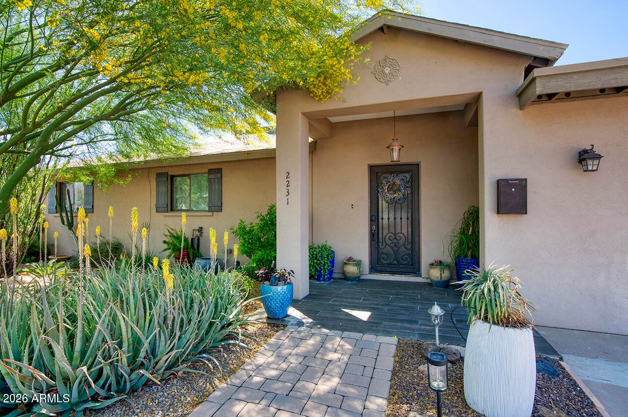 2231 E Karen Dr — photo 2