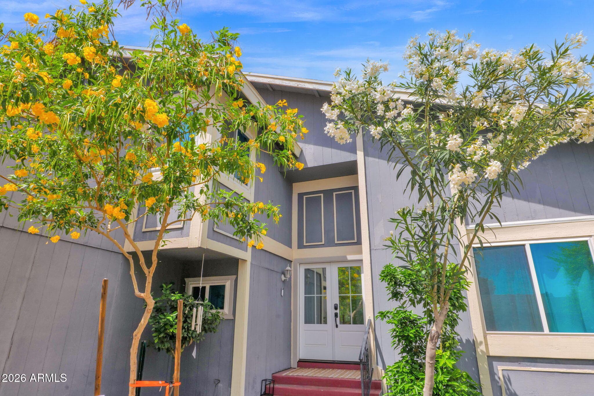 2420 W Mandalay Ln — photo 2