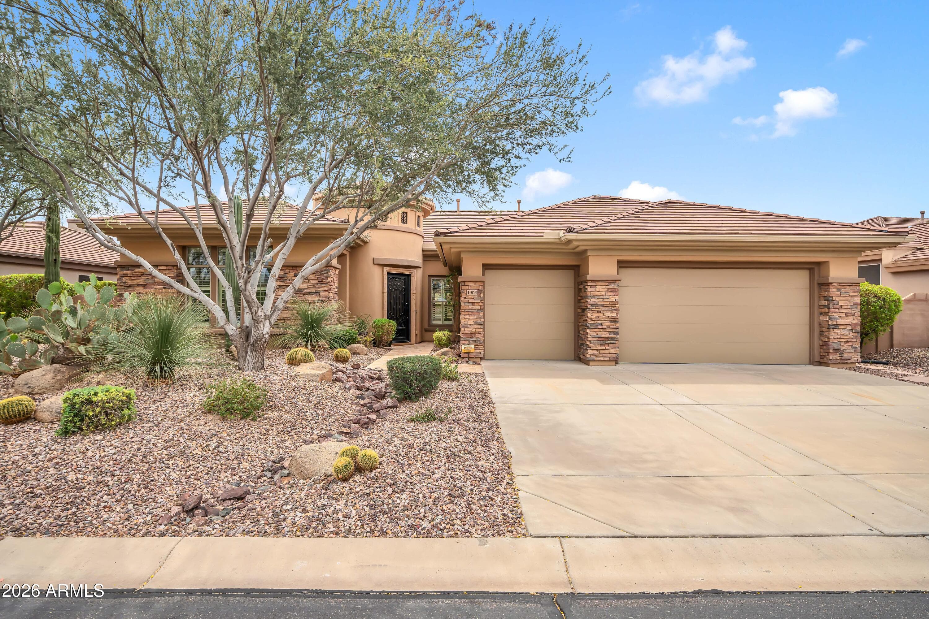 1303 W Spirit Dr — photo 1