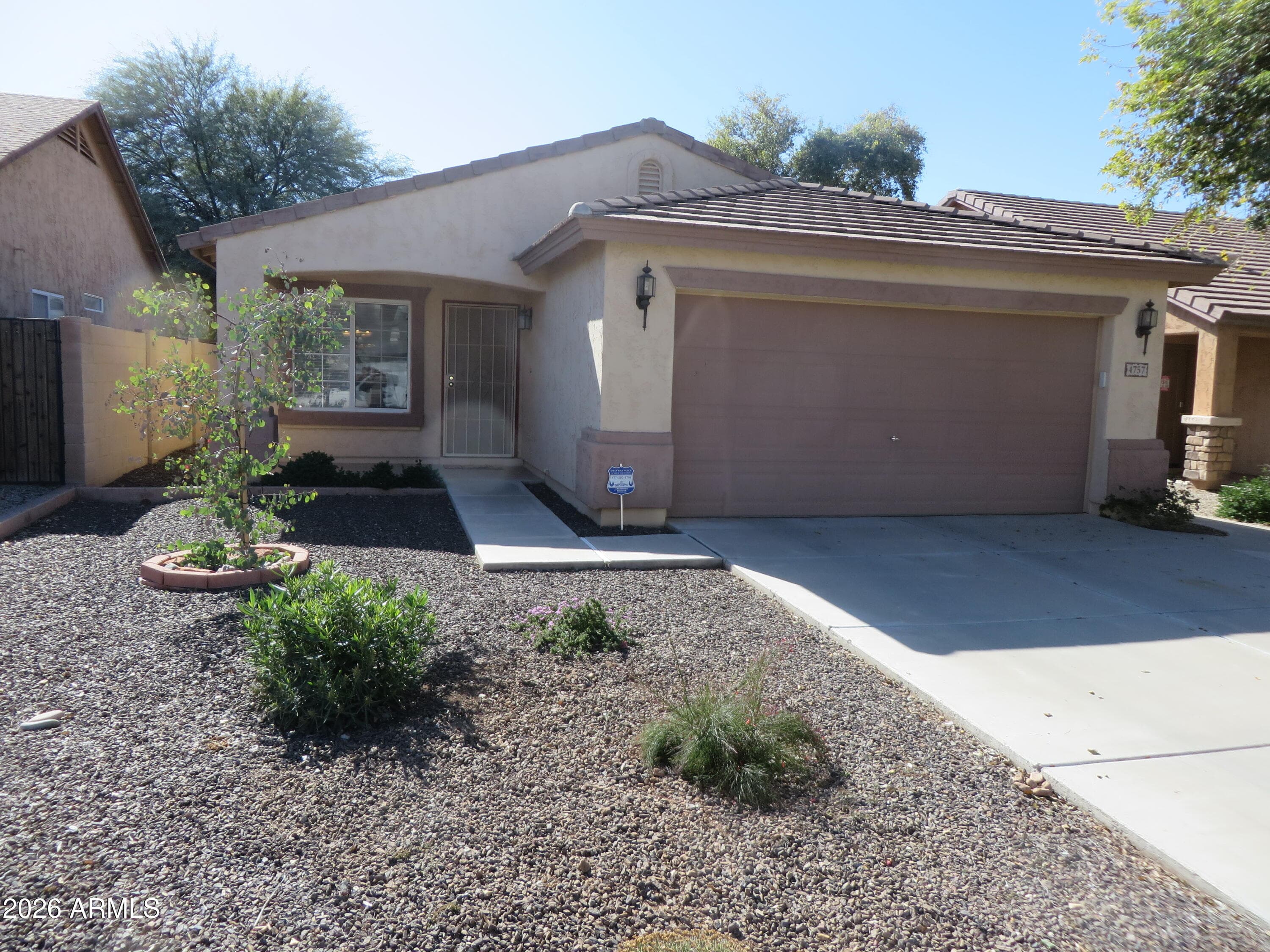 4757 E Meadow Creek Way — photo 1