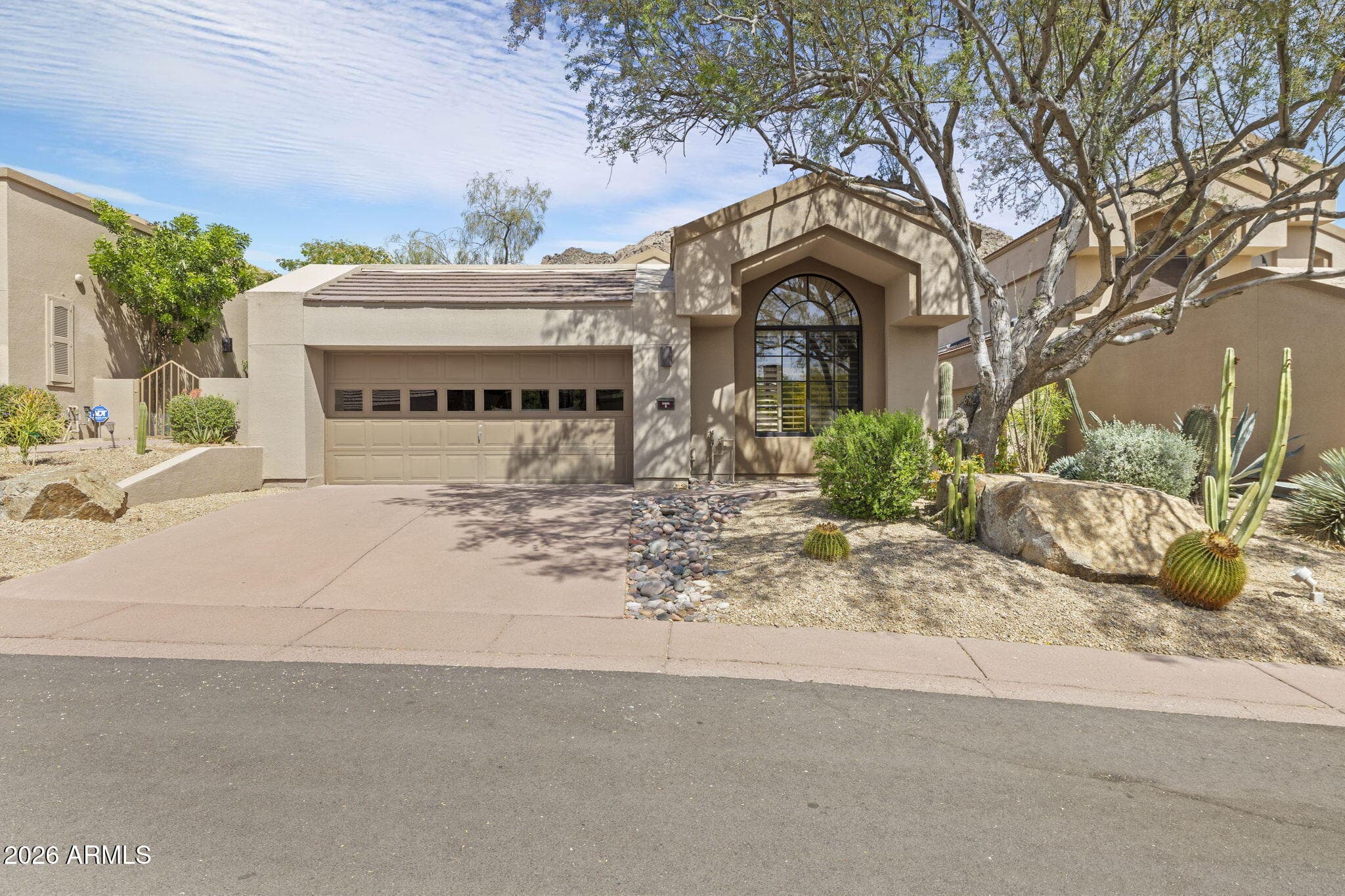 25150 N Windy Walk Dr 6 — photo 2