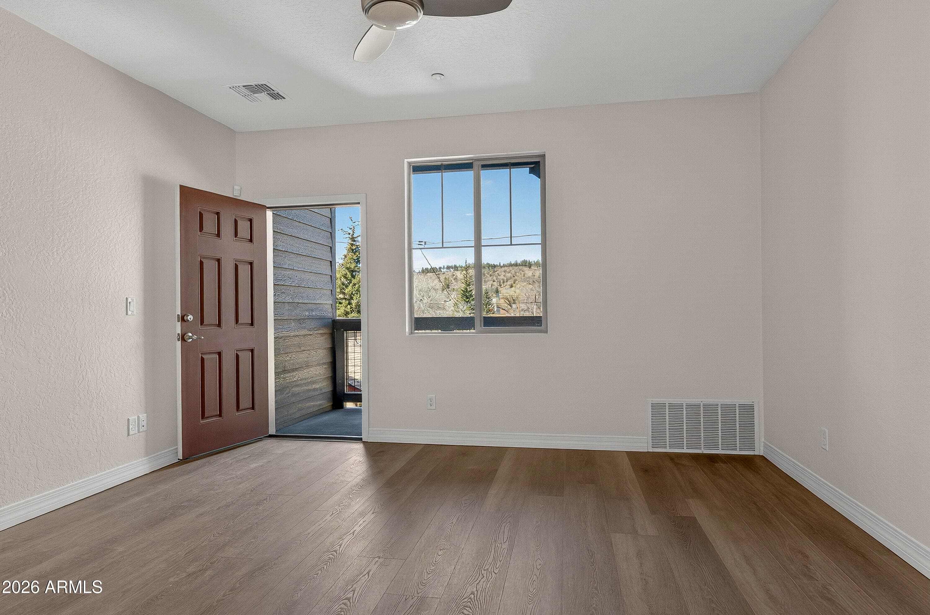 207 S BEAVER ST - Photo 4