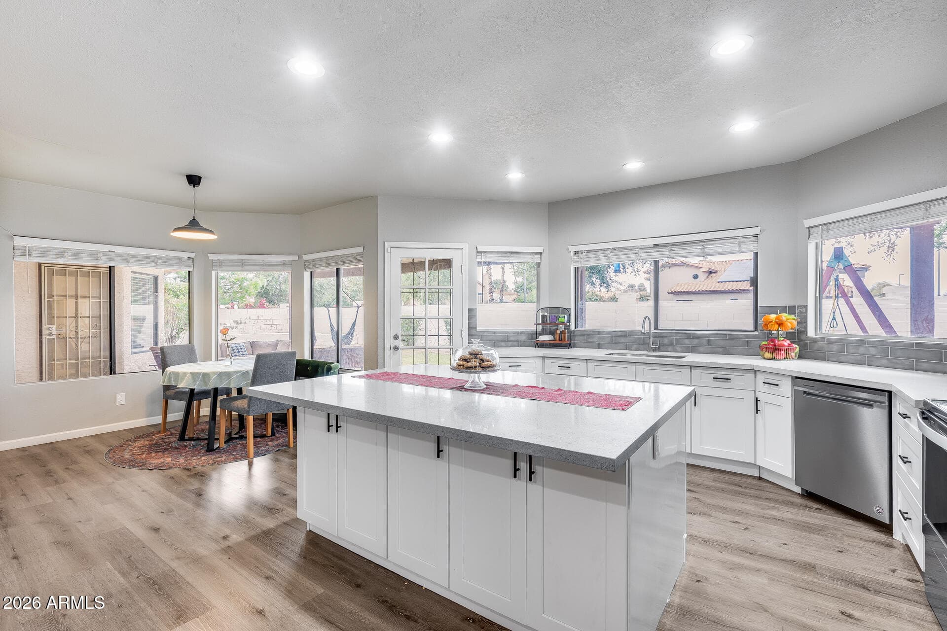 1042 W Newport Beach Dr — photo 1