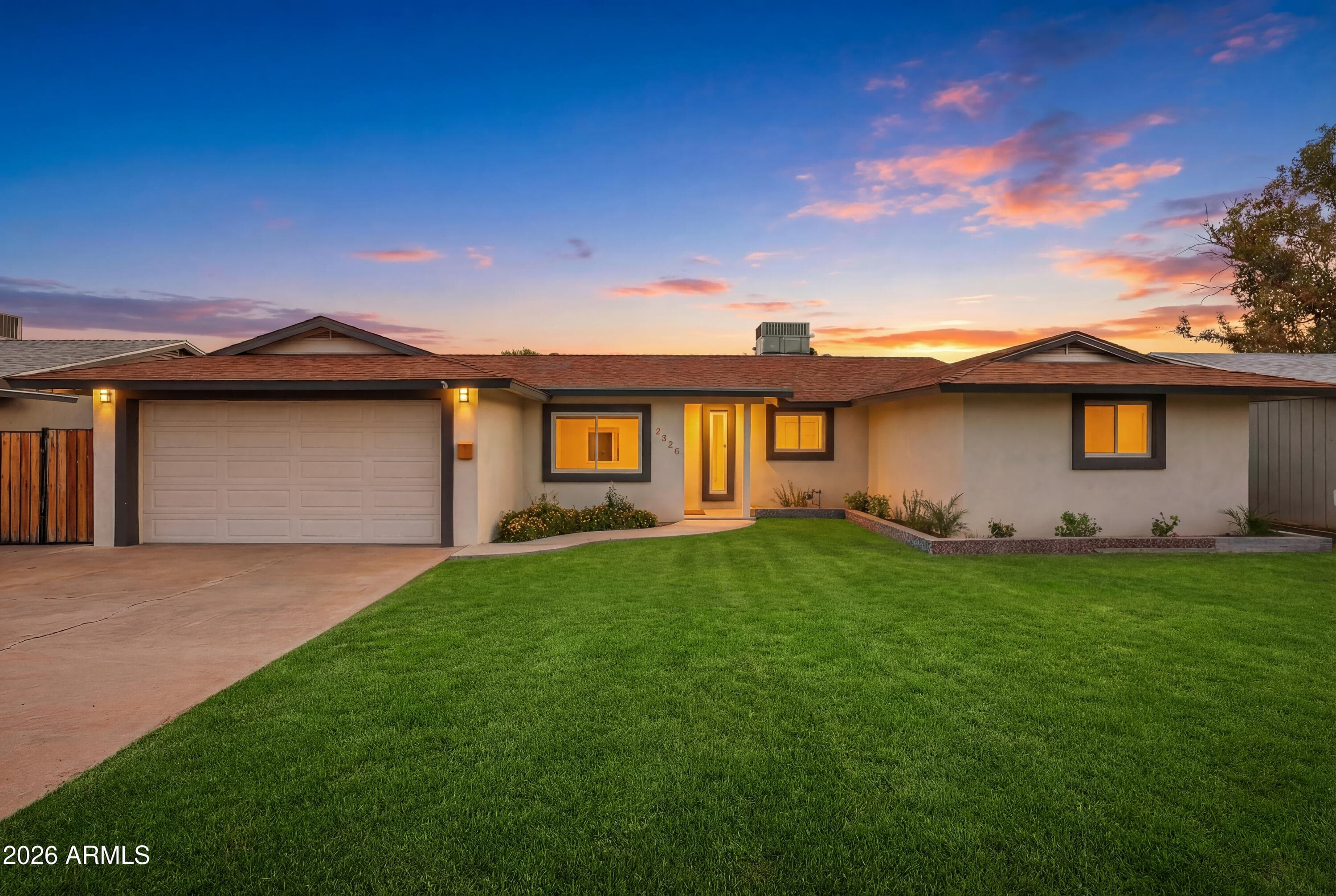 2236 E Blanche Dr — photo 1