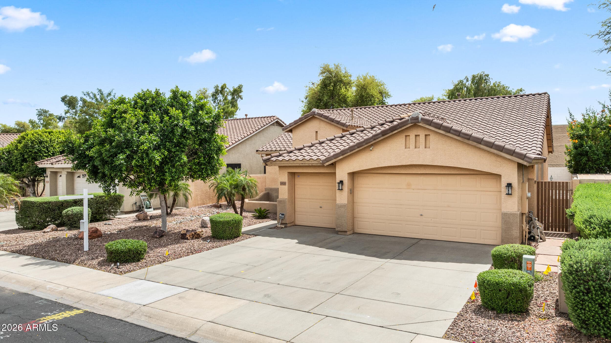 5409 W Hartford Ave — photo 2