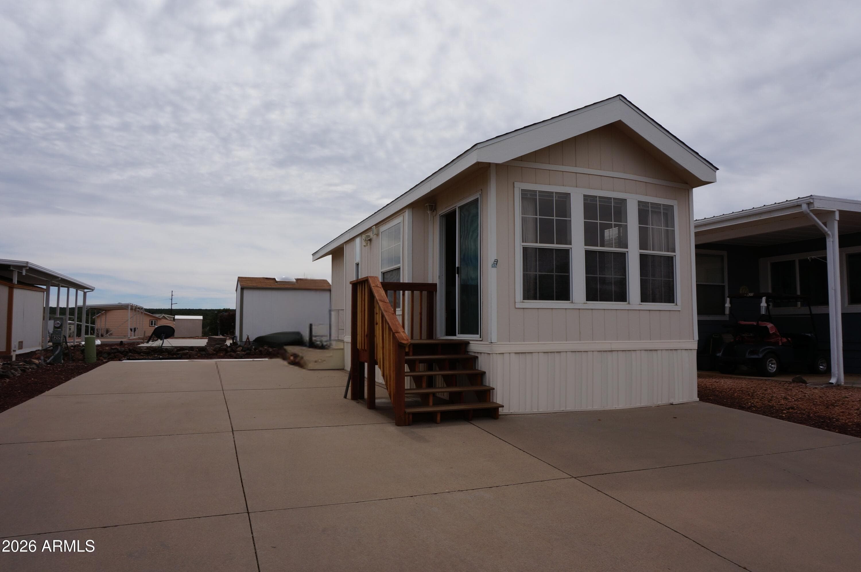 8207 Rainbow Loop 521 — photo 2