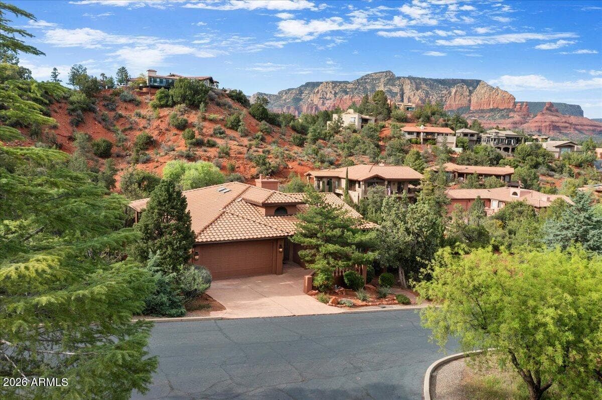 334 Les Springs Dr — photo 2