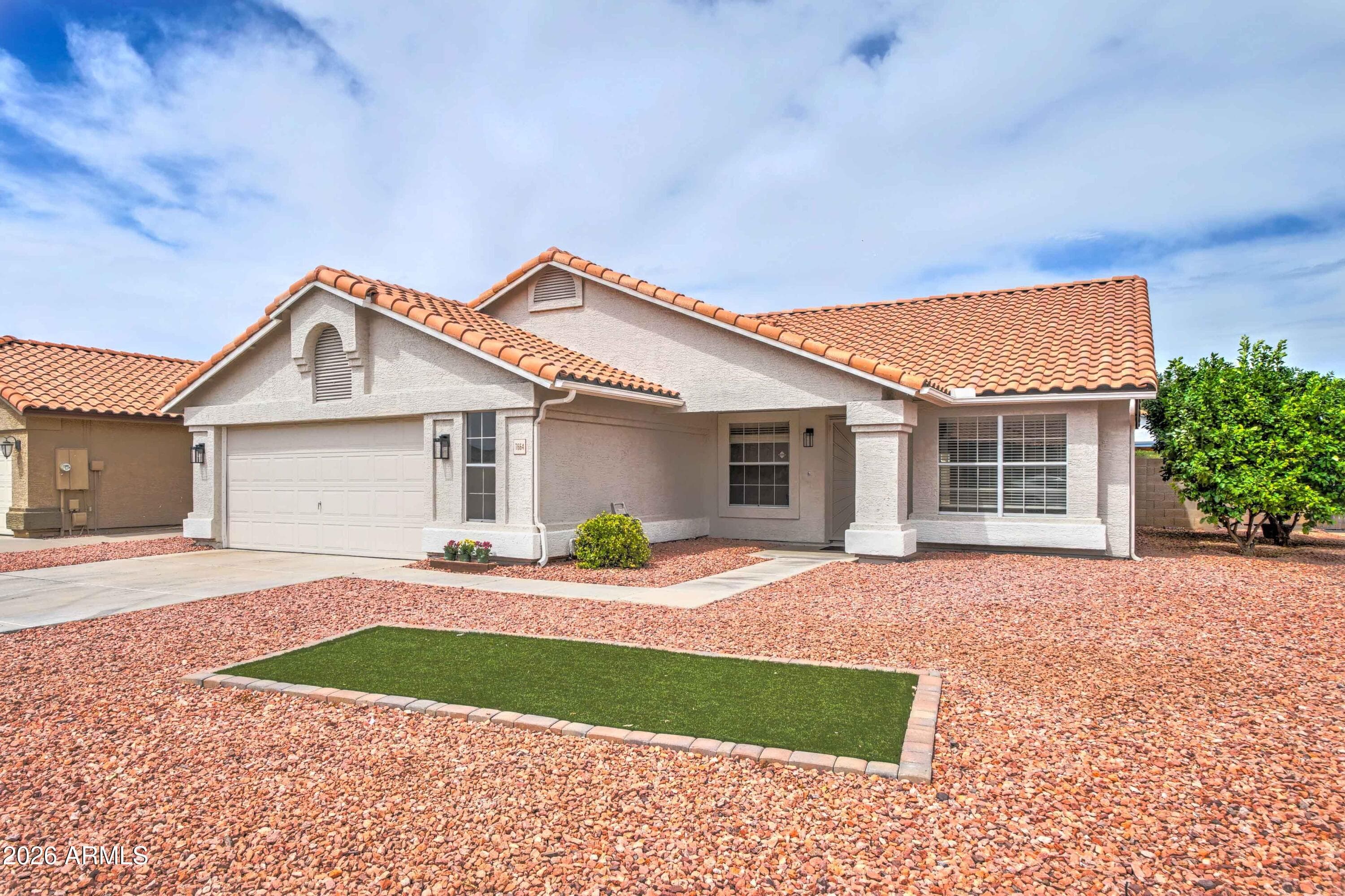 7664 W Redfield Rd — photo 1