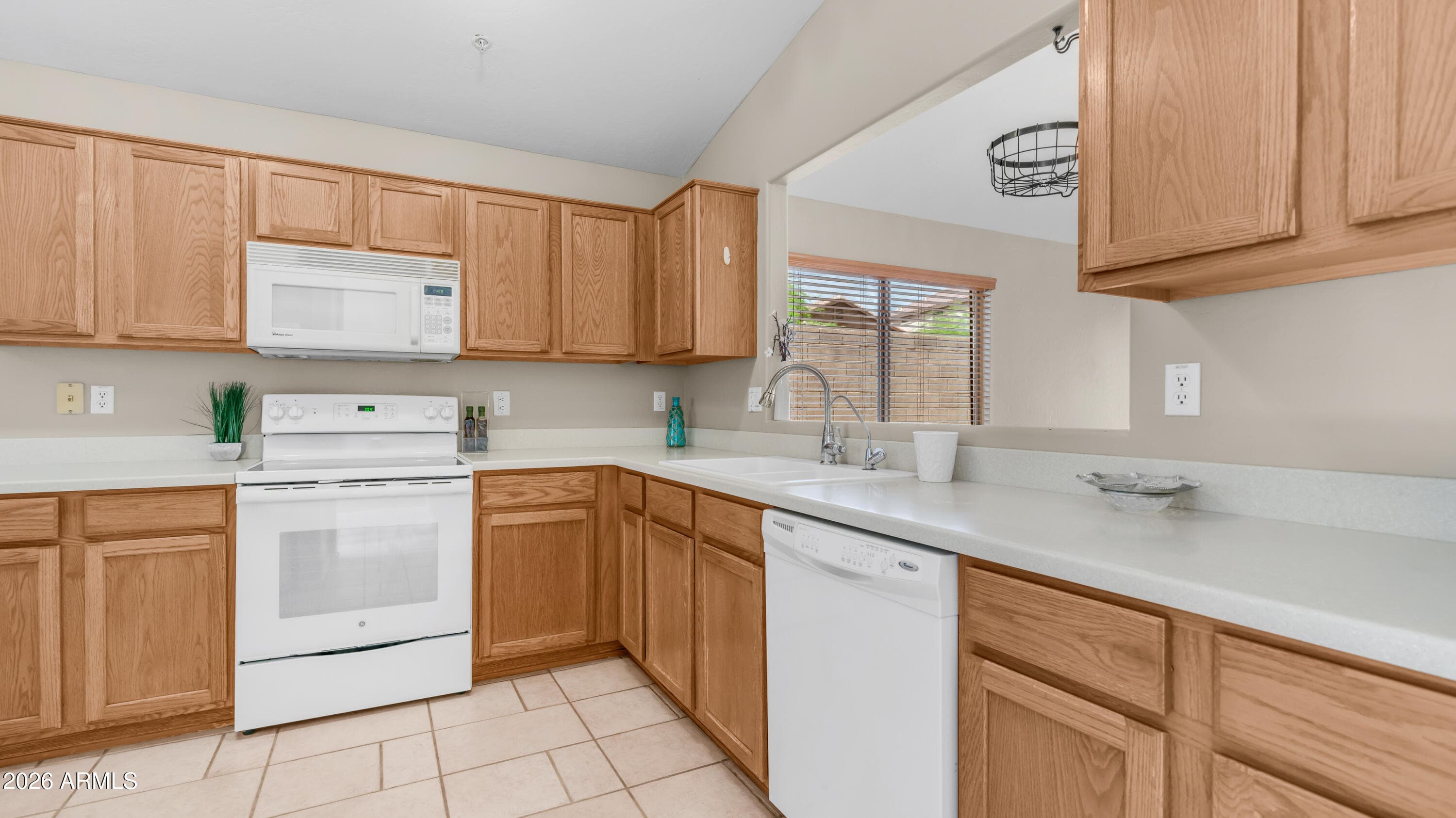 10420 E Salt Bush Dr — photo 2