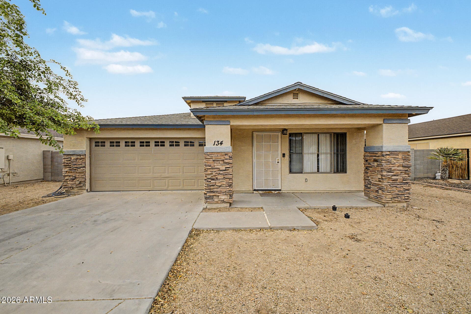 134 W Desert Ln — photo 1