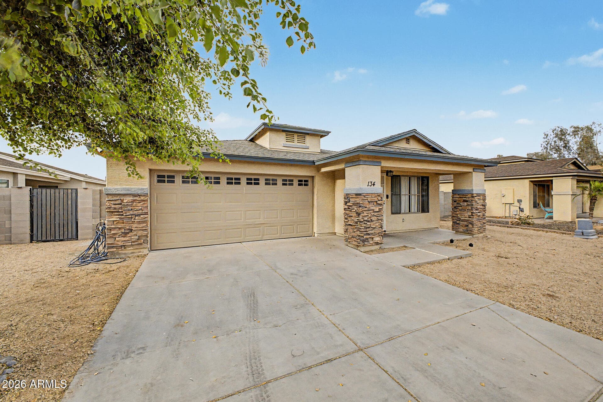 134 W Desert Ln — photo 2