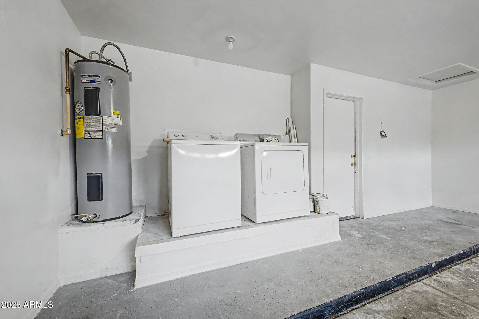 134 W Desert Ln — photo 27