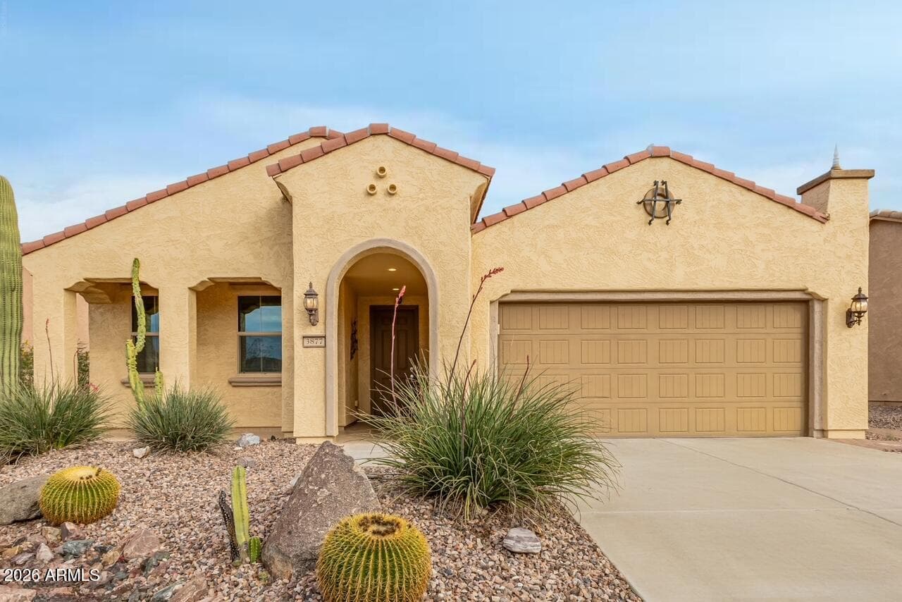 3877 N Smithsonian Dr — photo 1