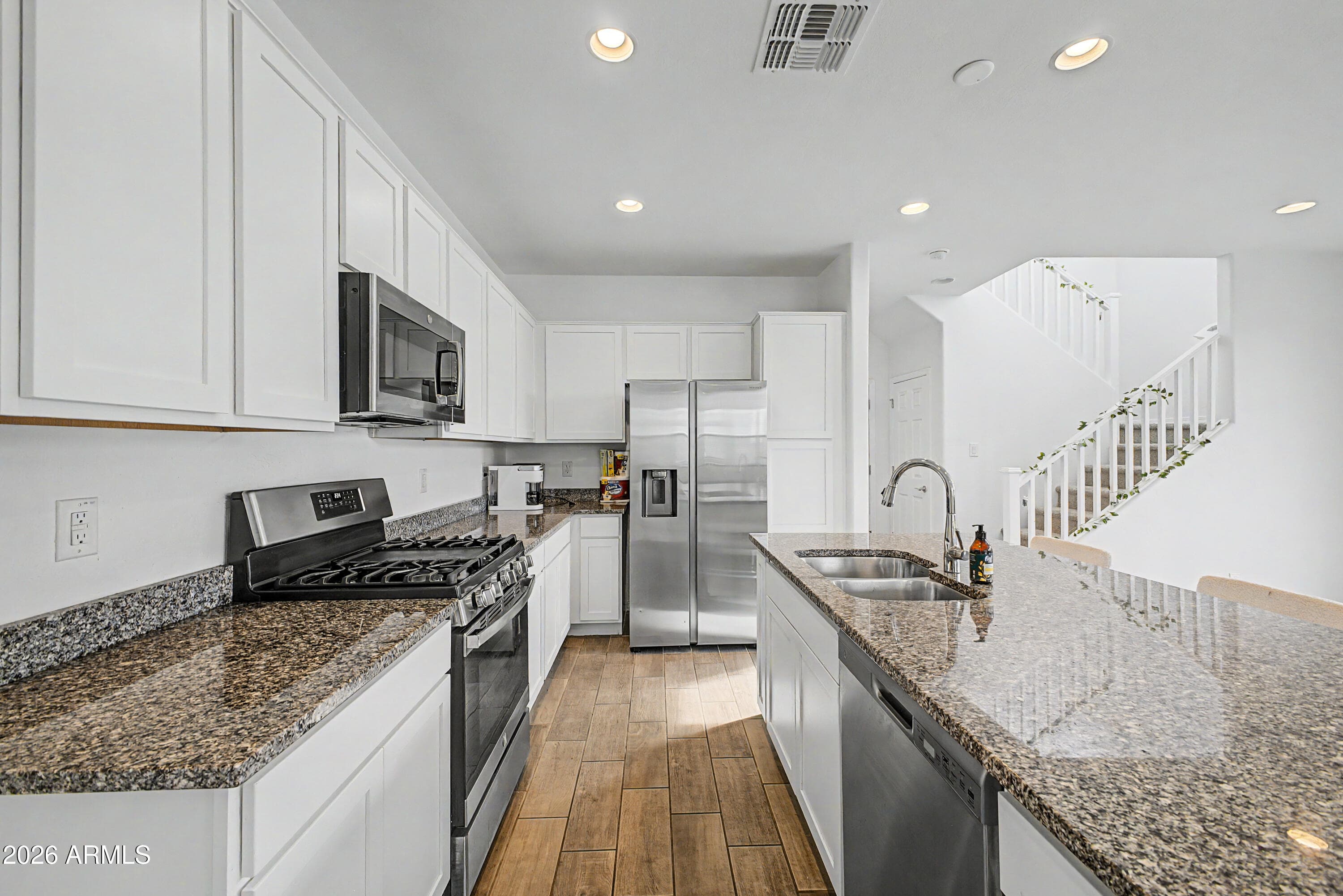 4236 S 58th Ln — photo 2
