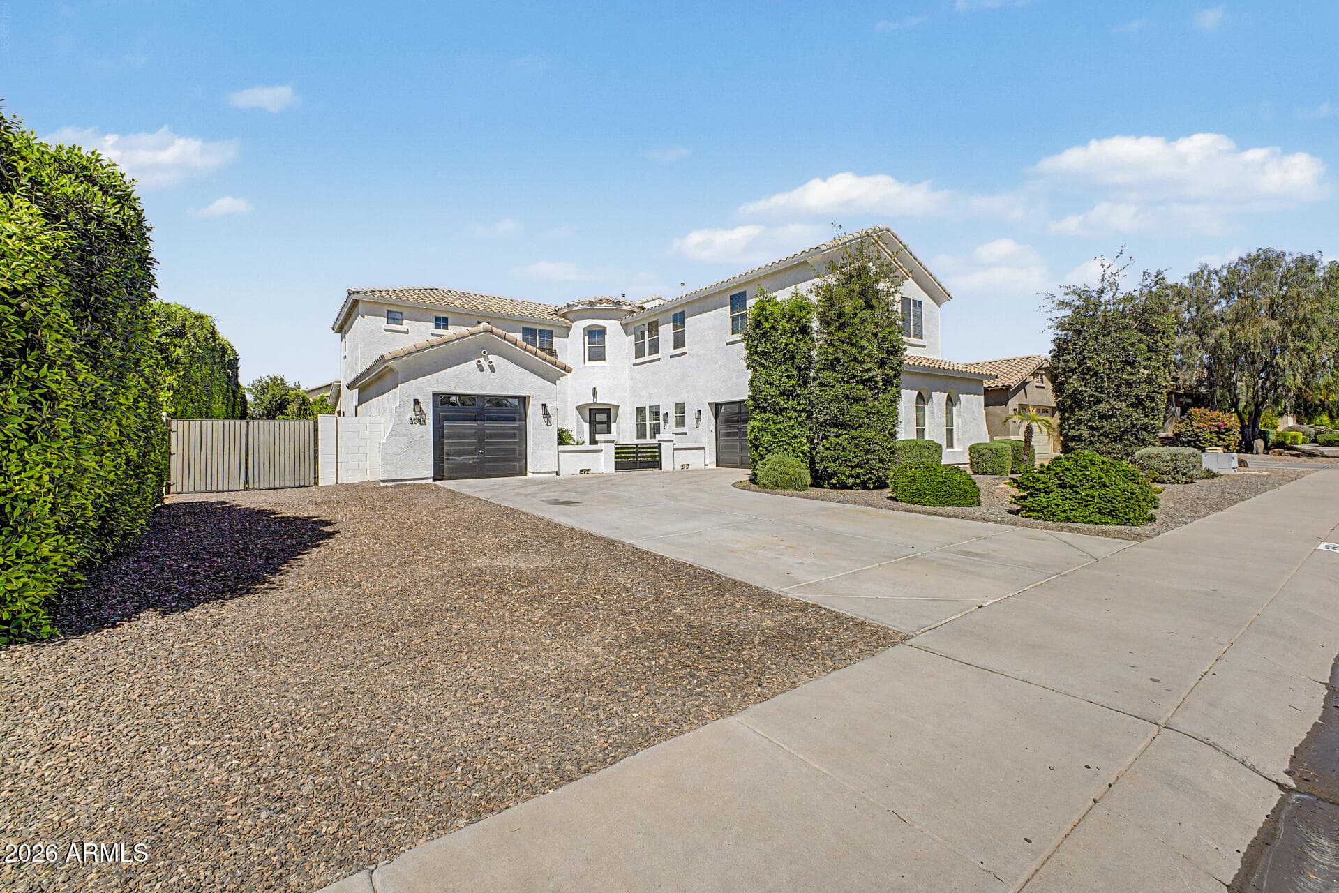 3054 E Kingbird Dr — photo 1