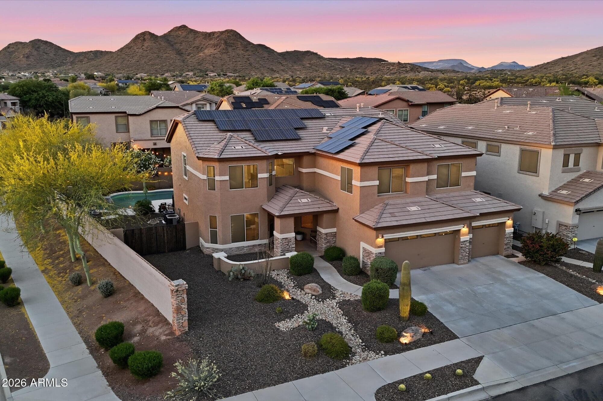 2316 W Eagle Feather Rd — photo 2