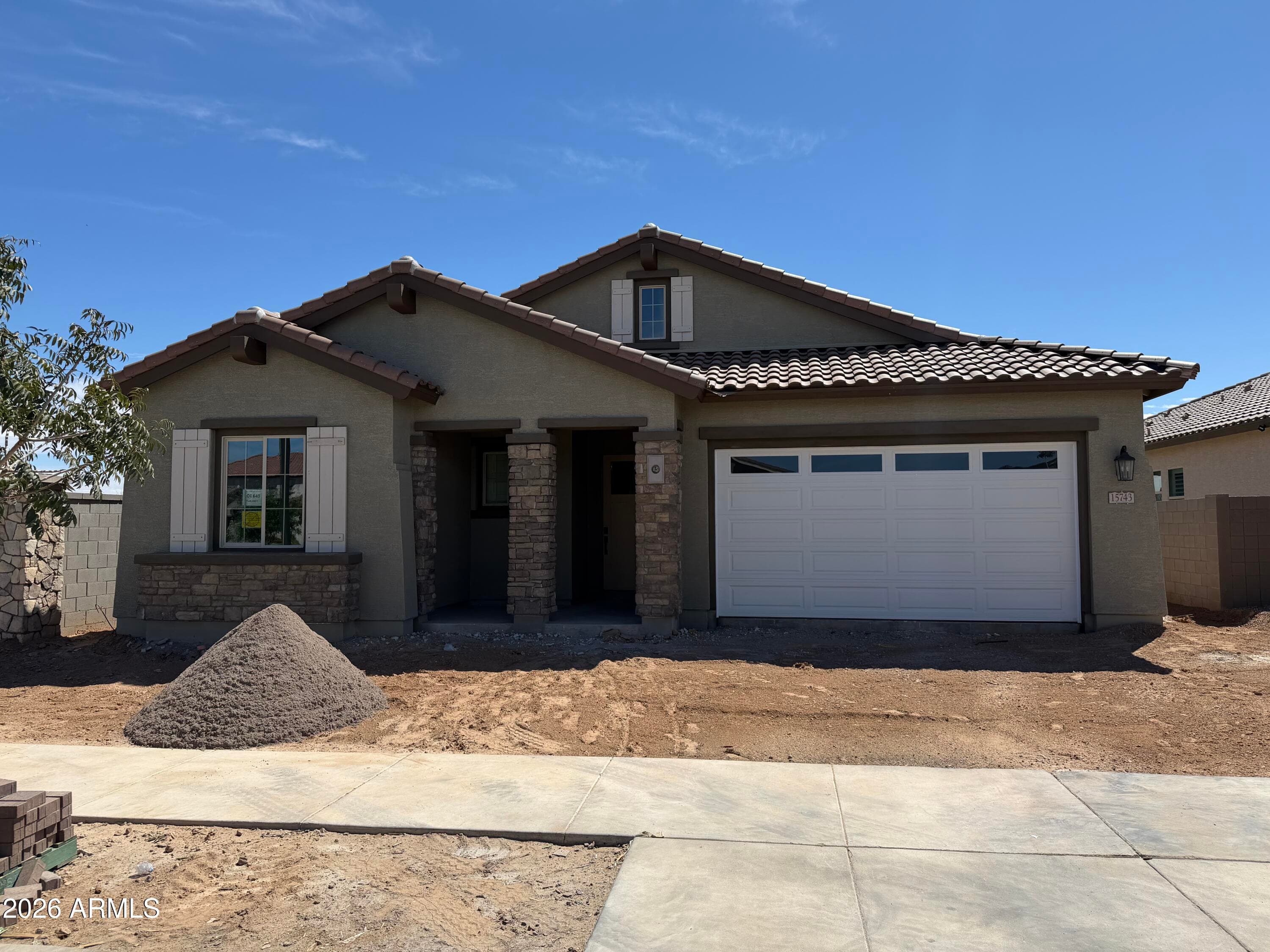 15743 W Mariposa Grande -- — photo 1