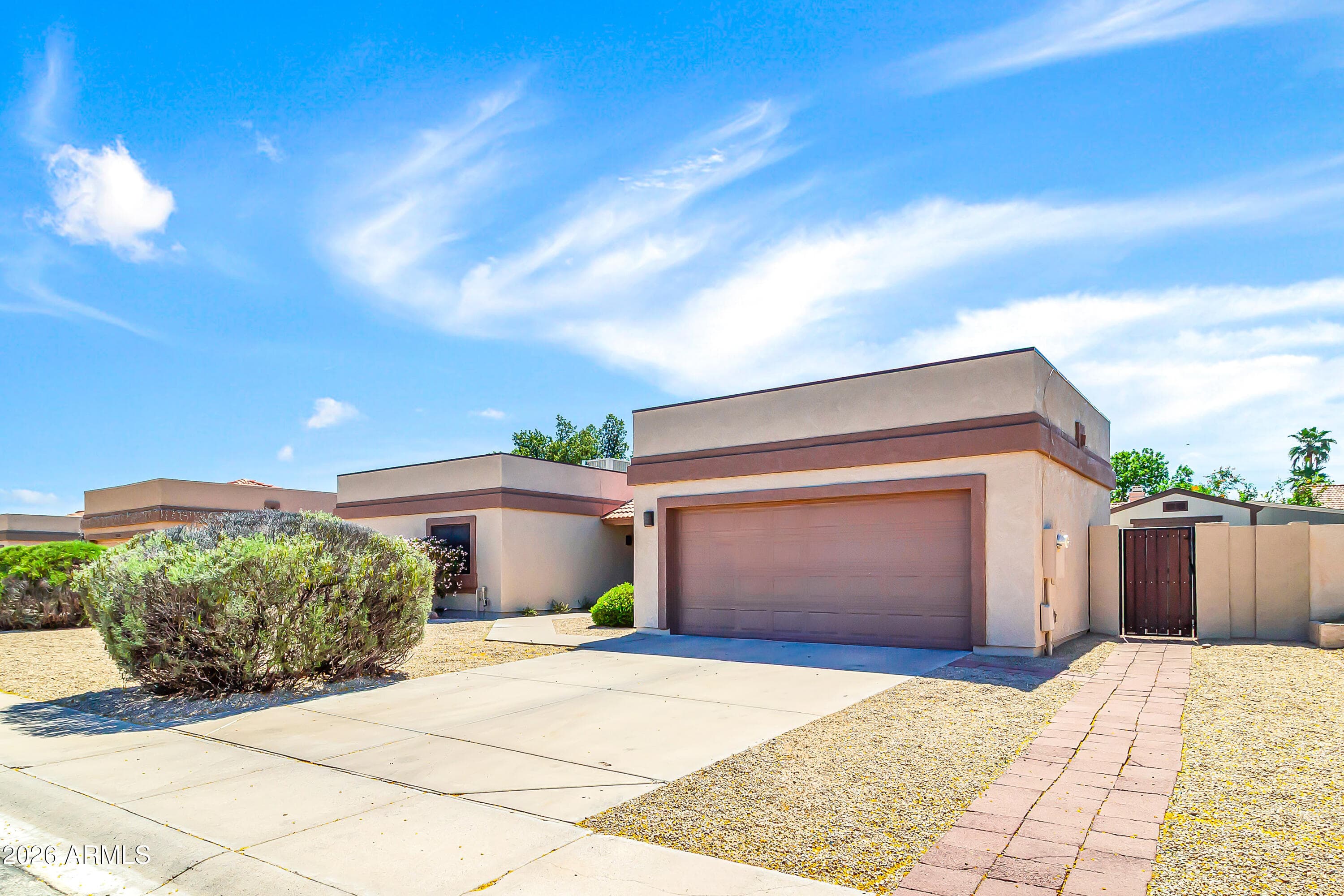 1629 E Whitten St — photo 2