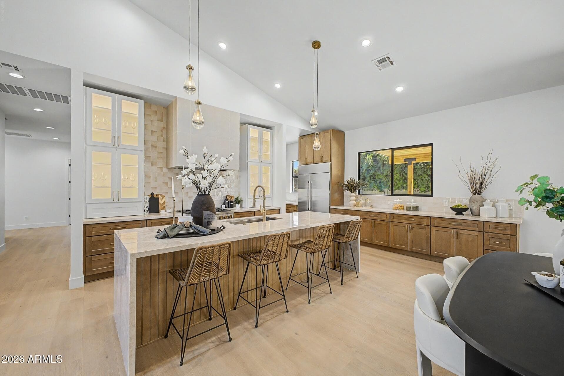 5101 E Laurel Ln — photo 2