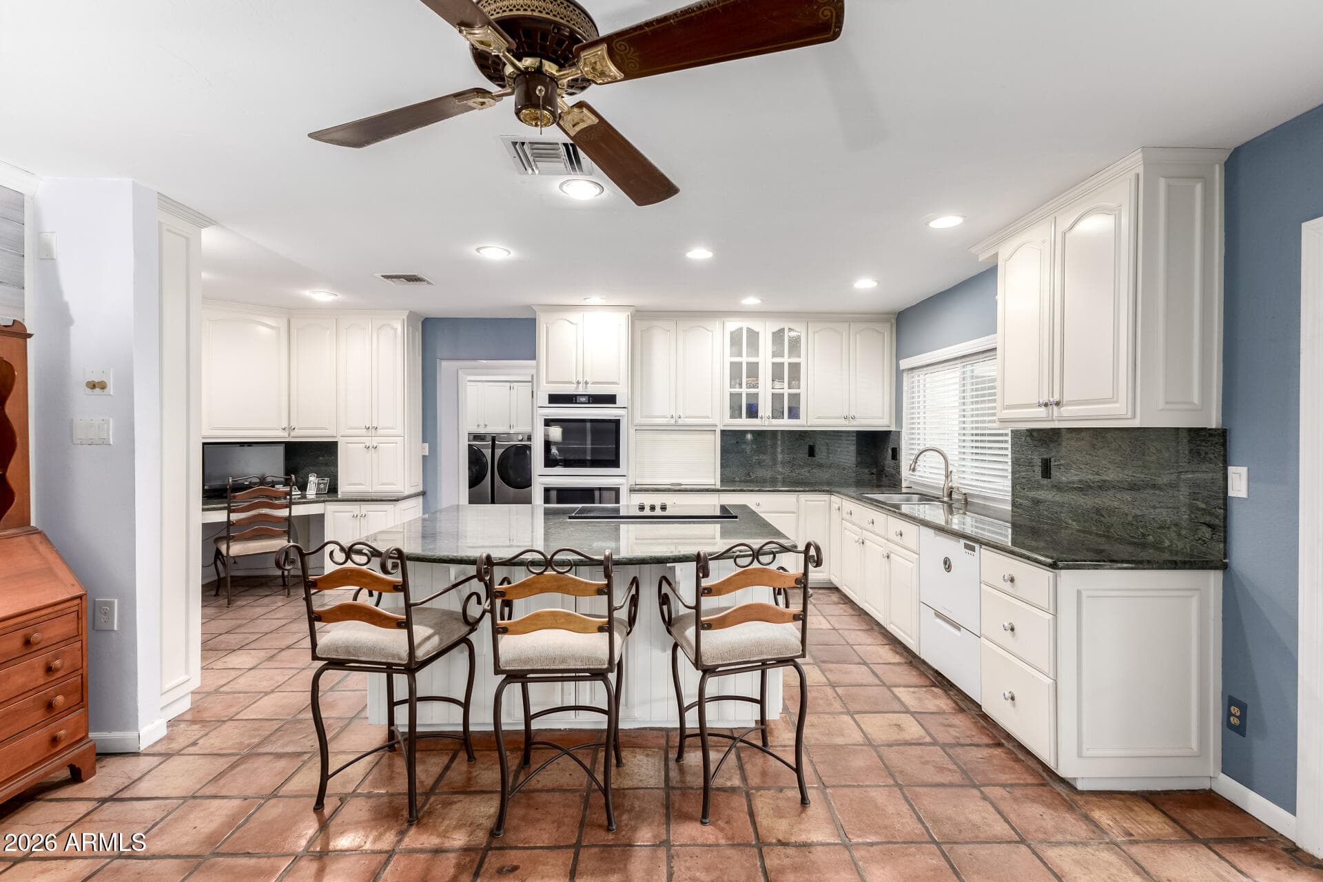 5116 E Charter Oak Rd — photo 2