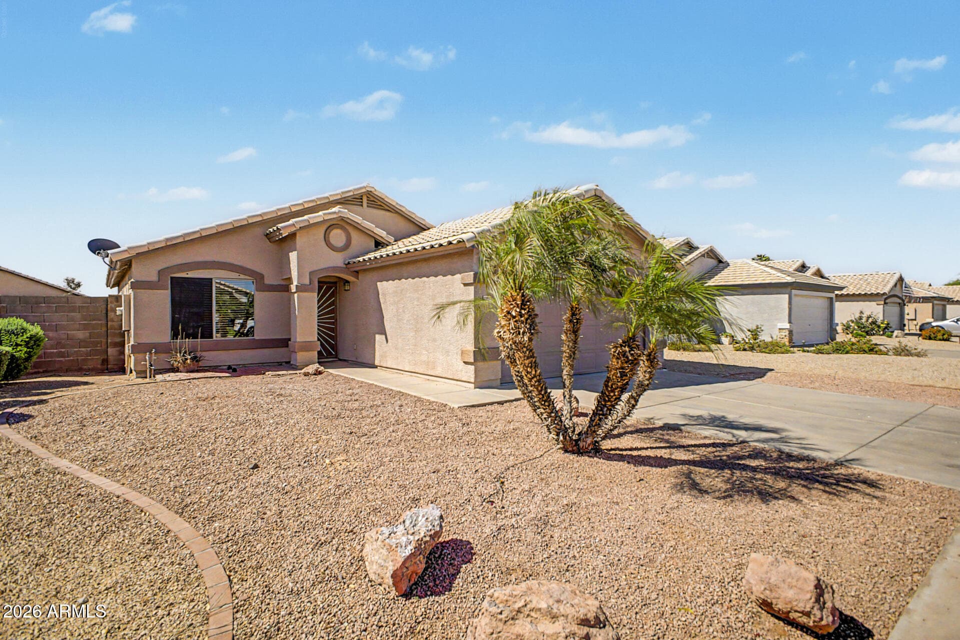 15955 W Smokey Dr — photo 2