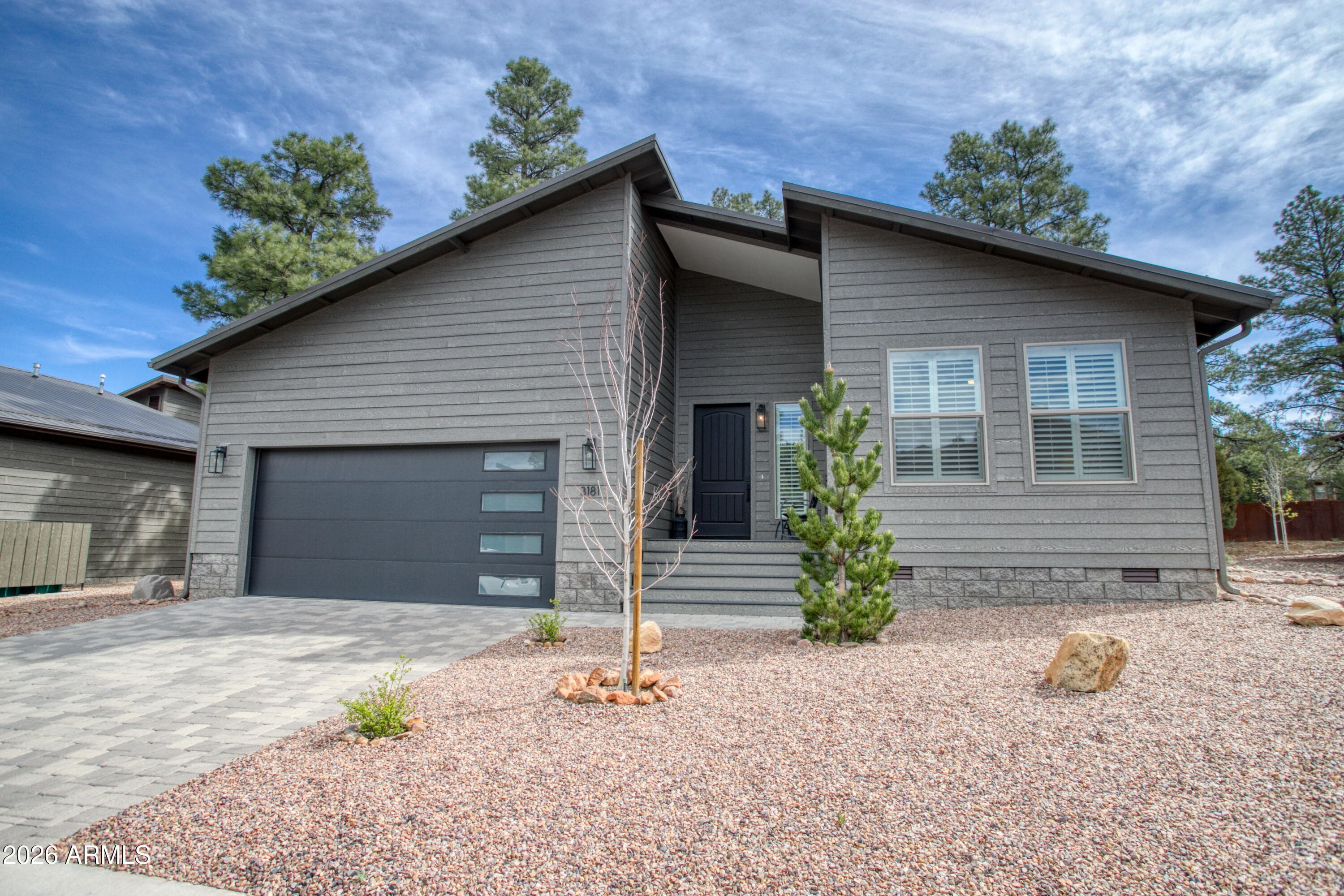 3181 N Eagles Creek Dr -- — photo 1