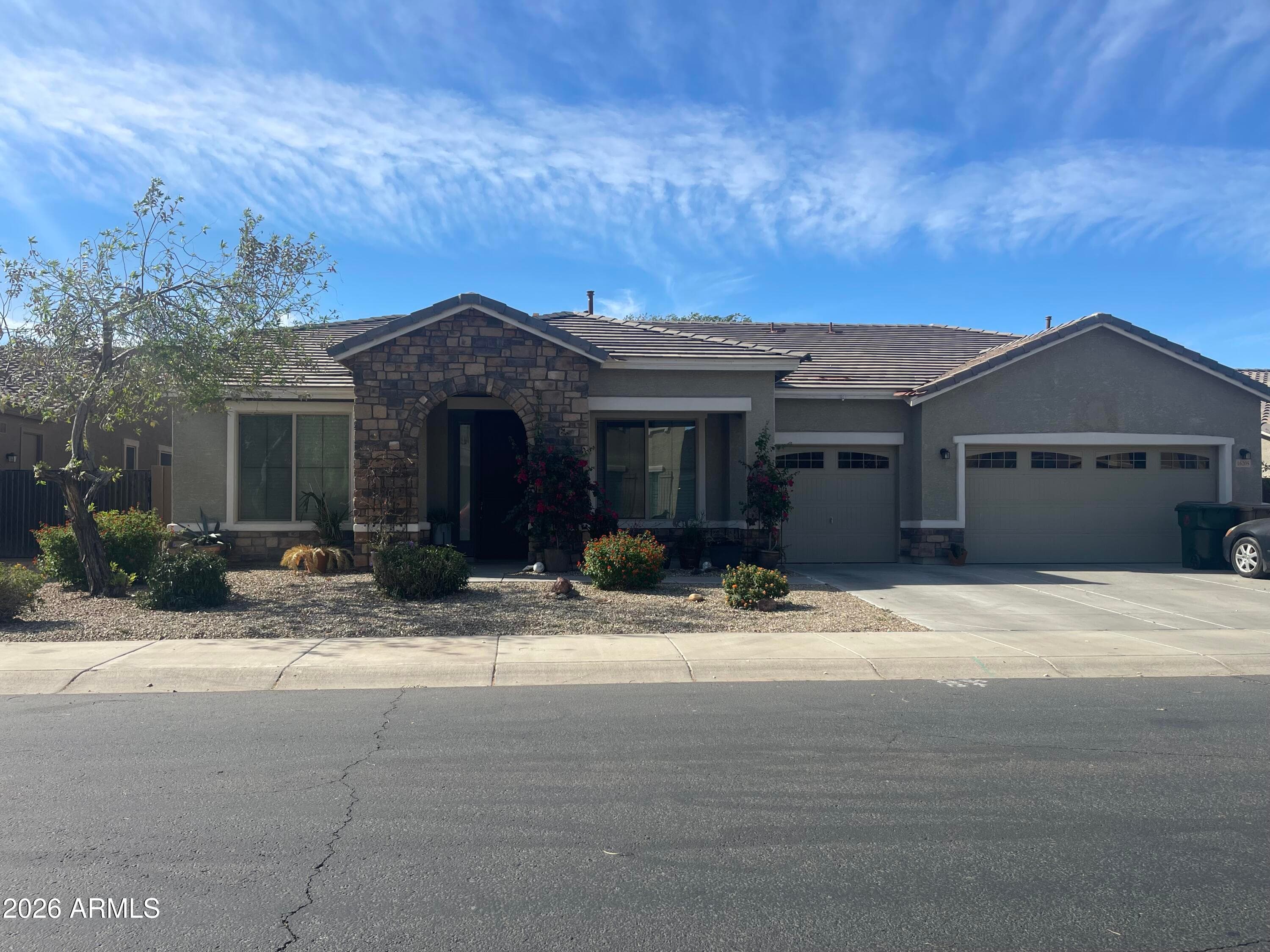 16205 W Cocopah St — photo 1