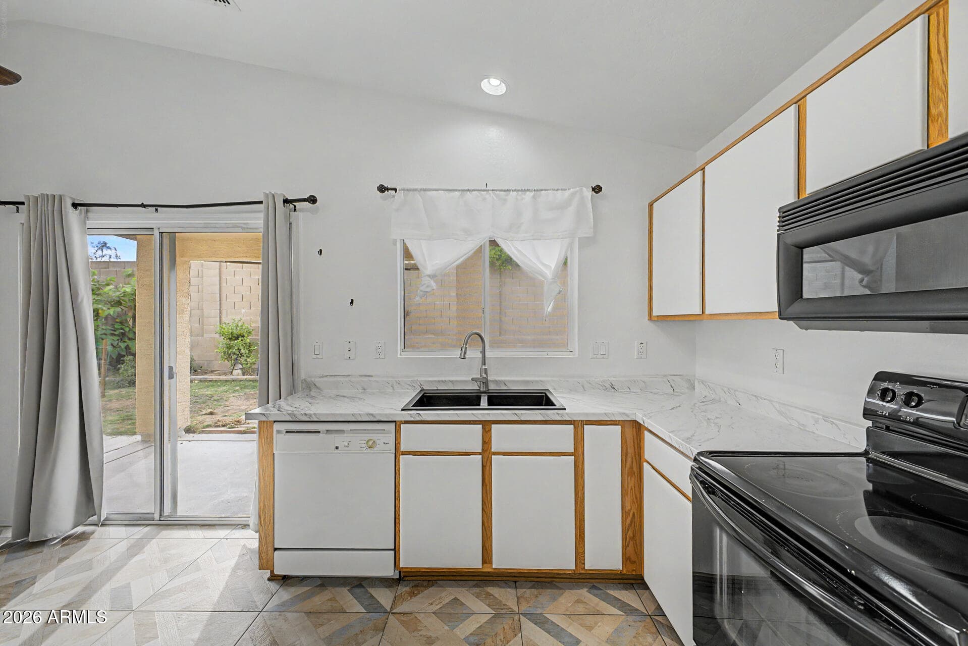 60 N 220TH LN - Photo 5